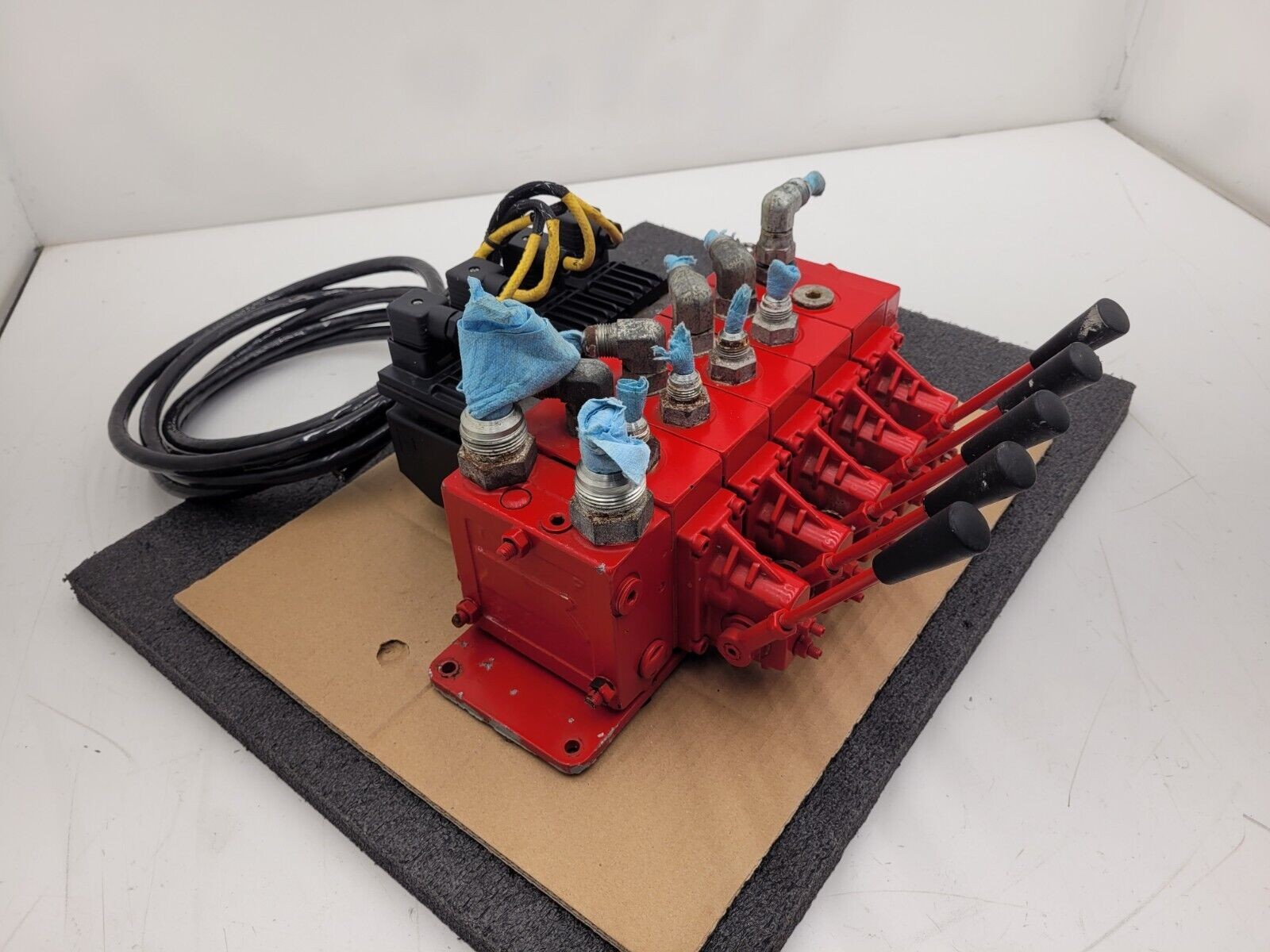 Norcan Proportional 5x Valve Block with 4x Solenoid Controls Manual Lever