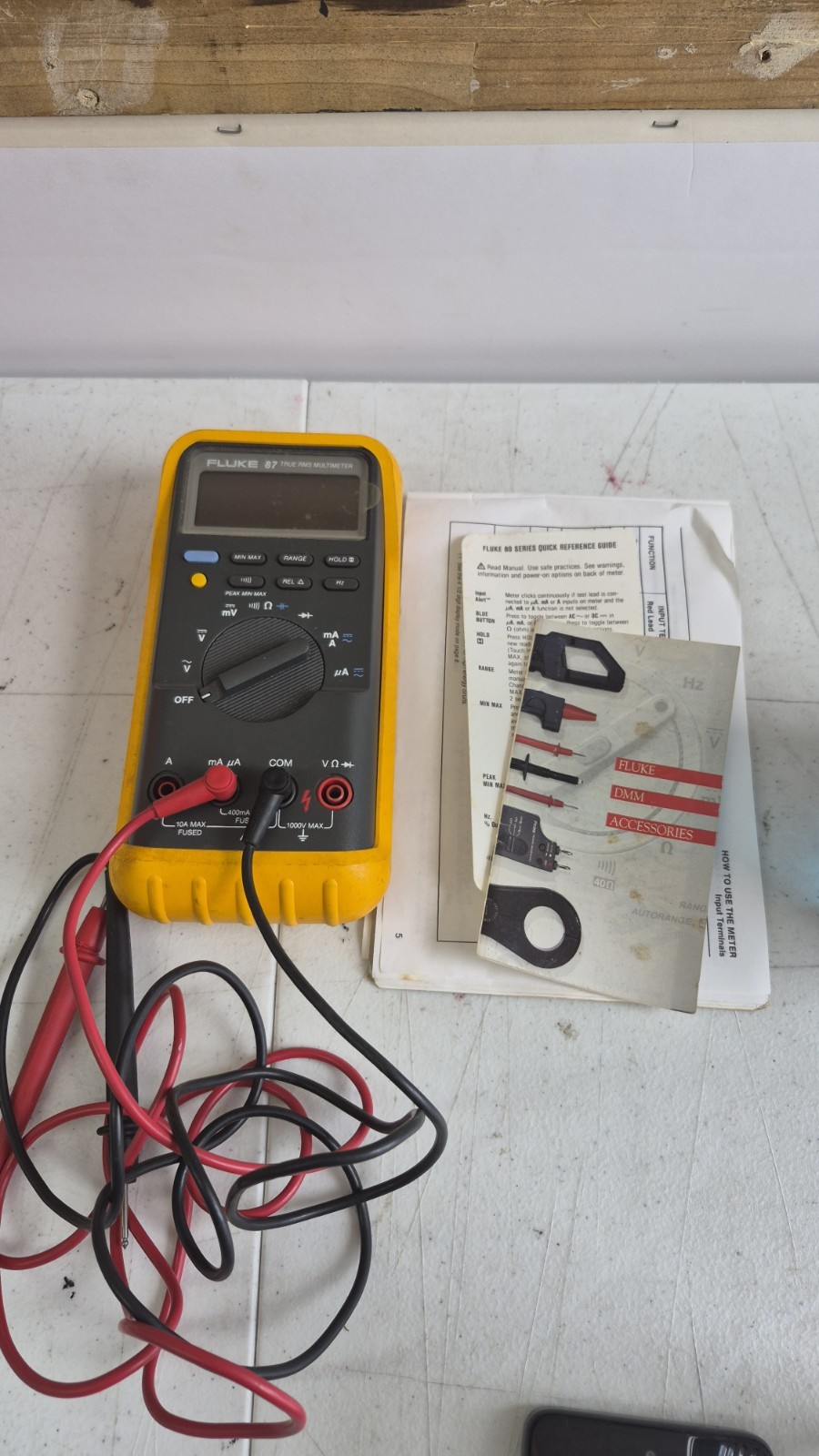 Fluke 87 V True RMS Digital Multimeter CAT III 1000V 10A Auto-Ranging