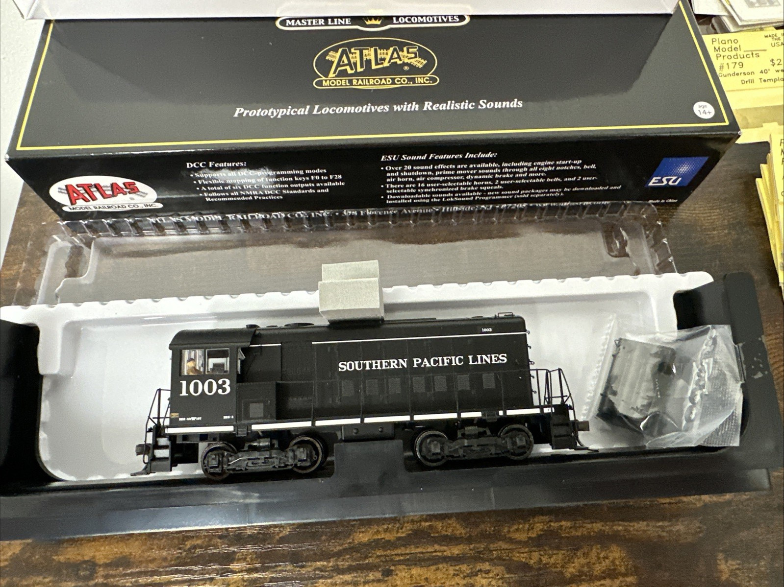 Atlas Classic Gold HO 10003996 HH600/660 Locomotive Southern Pacific DCC/Snd NOS