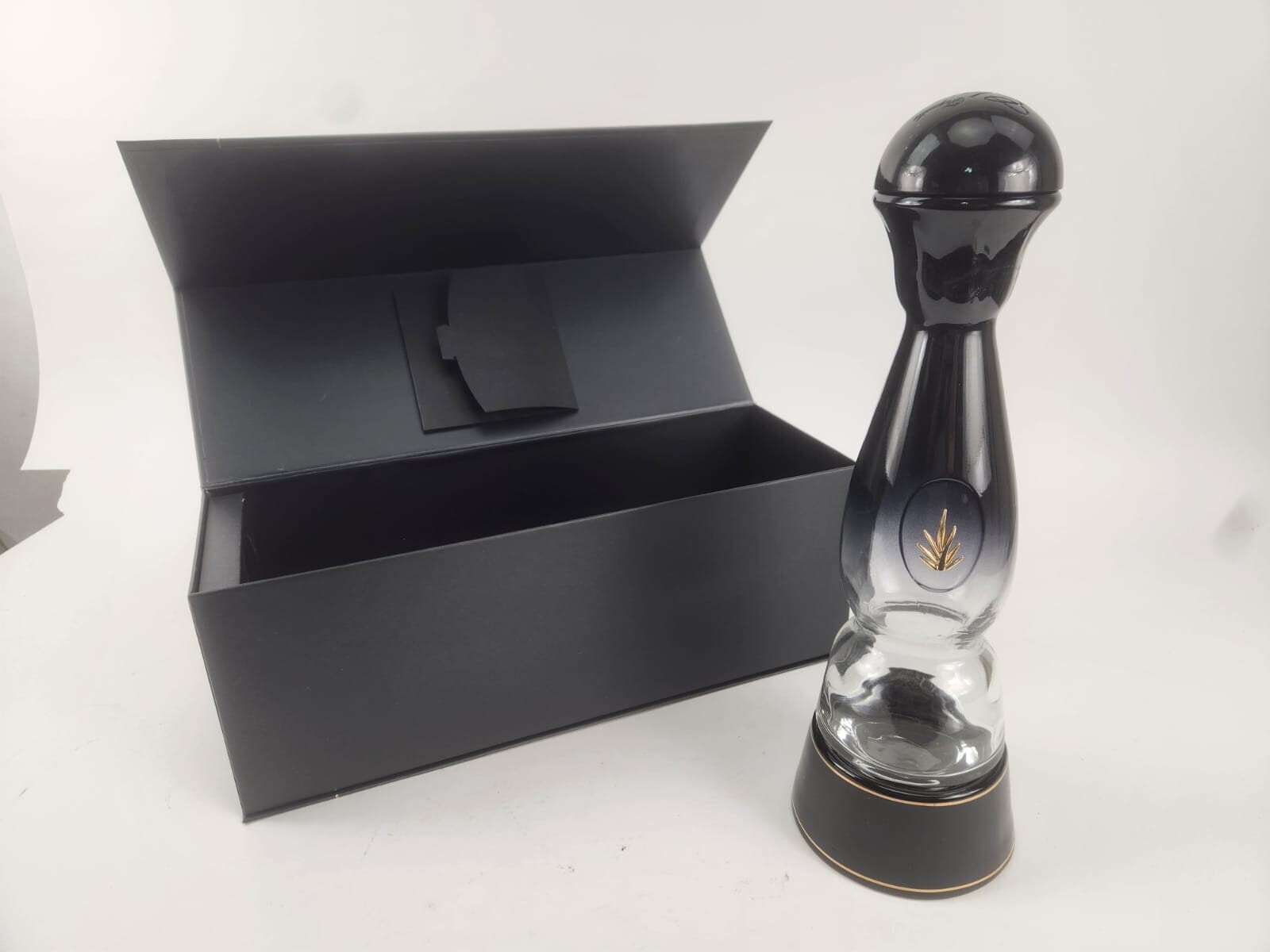 Clase Azul Gold Tequila Empty Bottle 750ml With Box Clase Azul Gold Tequila Empty Bottle 750ml With Box
