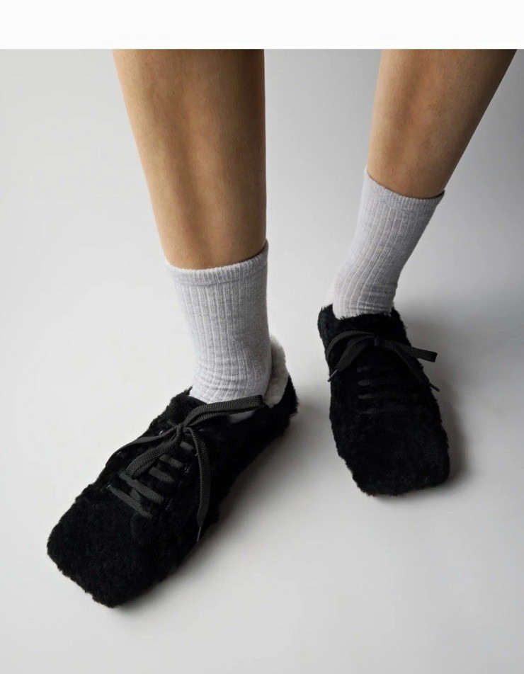 Tibi Women\'s Black Faux Fur Low Top Lace-Up Sneakers Slip Resistant Tibi Women\'s Black Faux Fur Low Top Lace-Up Sneakers Slip Resistant