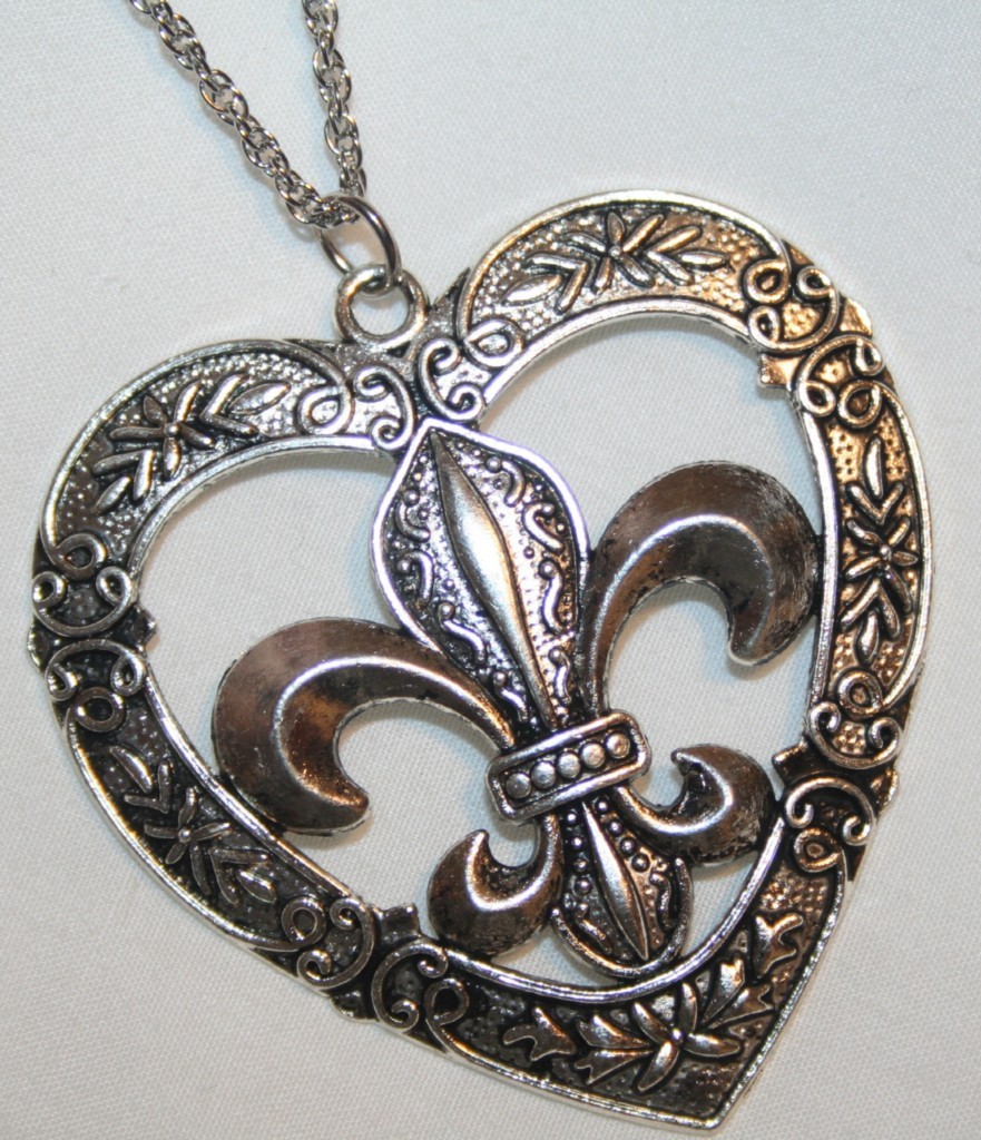 Large Openwork Leaf Accent Fleur de Lis Heart Pendant Necklace AA