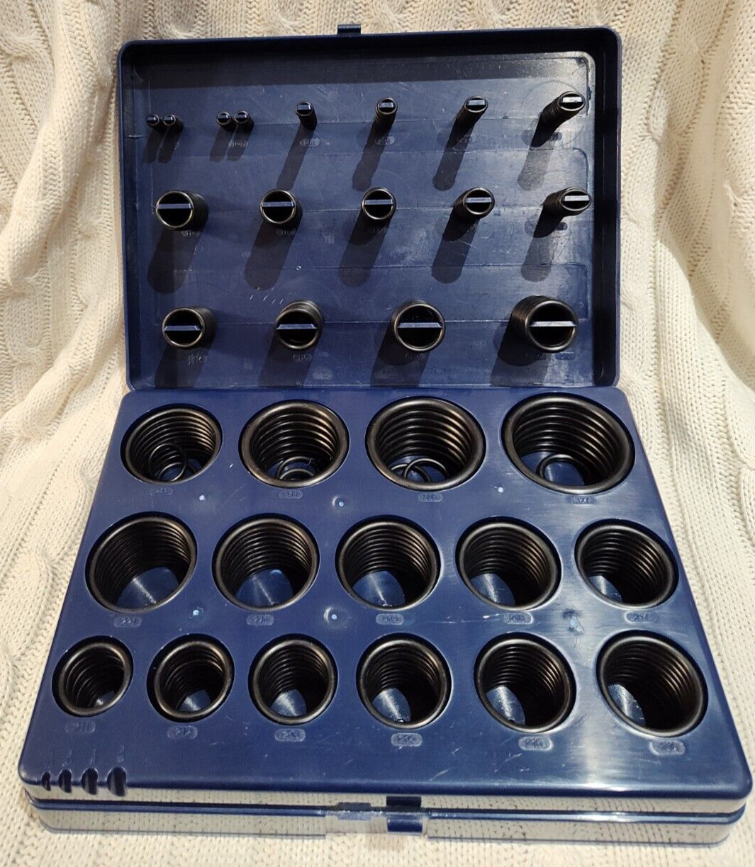Buna-N O-Ring Kit, 70A Durometer, Over 300 Pieces, 30 Sizes