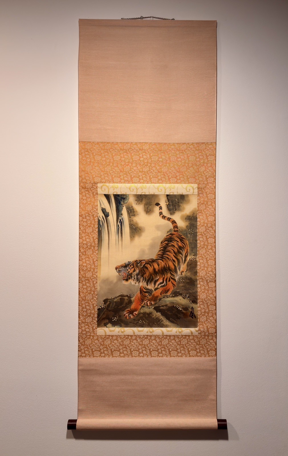 Original Hand Painted Japanese Silk Scroll Fierce Tiger Fujiwara Hakuho Kakejiku