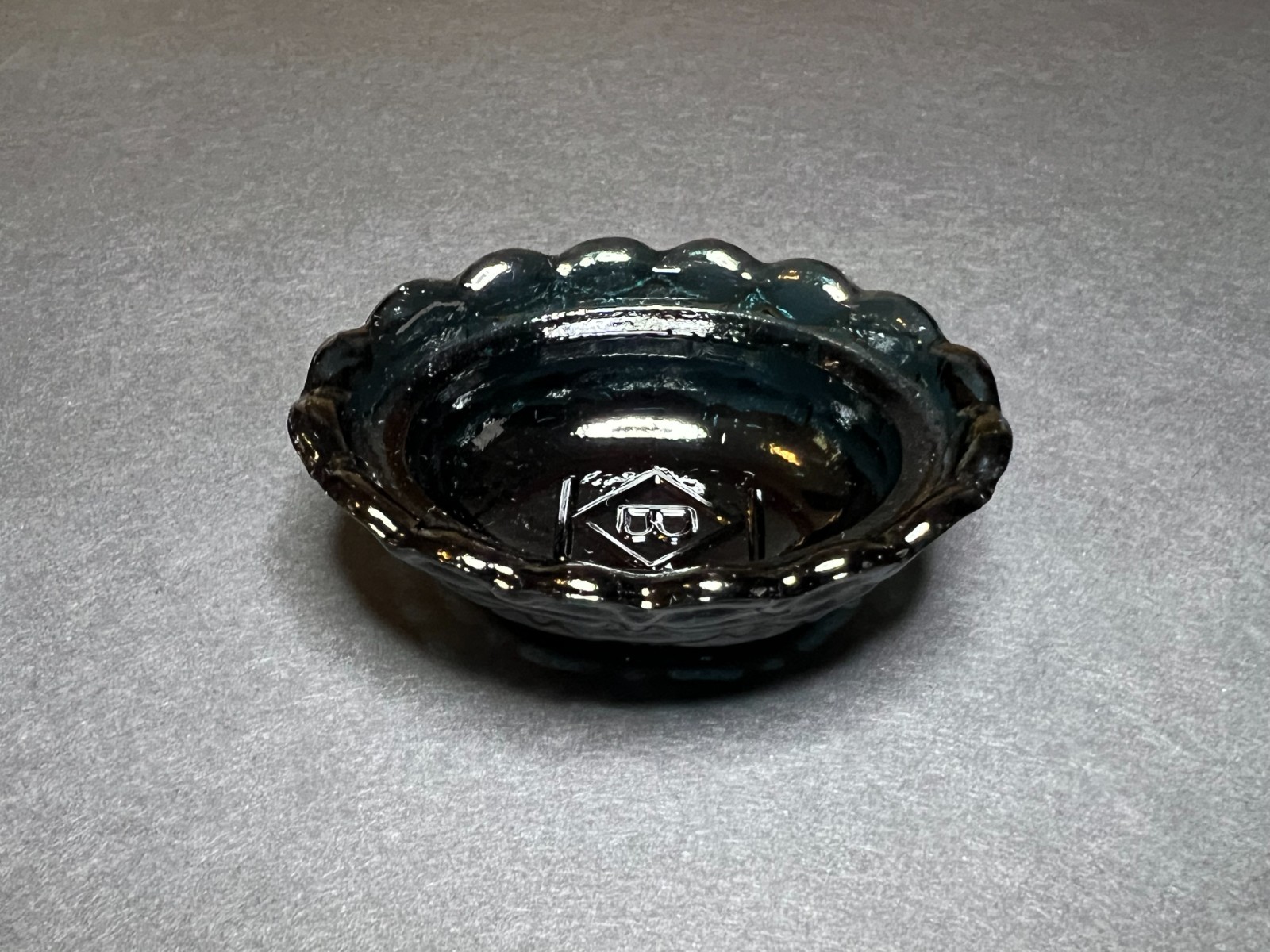 Vintage 1995 Boyd #148 Bernard Black Glass Replacement Salt Cellar Nest for Hen Vintage 1995 Boyd #148 Bernard Black Glass Replacement Salt Cellar Nest for Hen