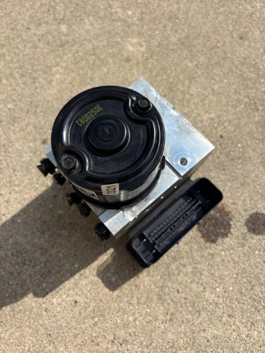 2007-2009 Kia Rondo ABS Anti-Lock Brake Pump Assembly with  warranty