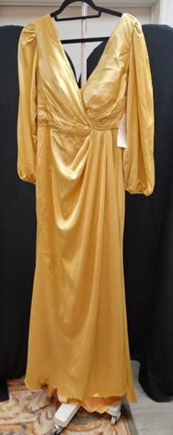 ** Gold Long Evening / Formal / Prom / Party Gown - Dress ... Size 8 ** ** Gold Long Evening / Formal / Prom / Party Gown - Dress ... Size 8 **