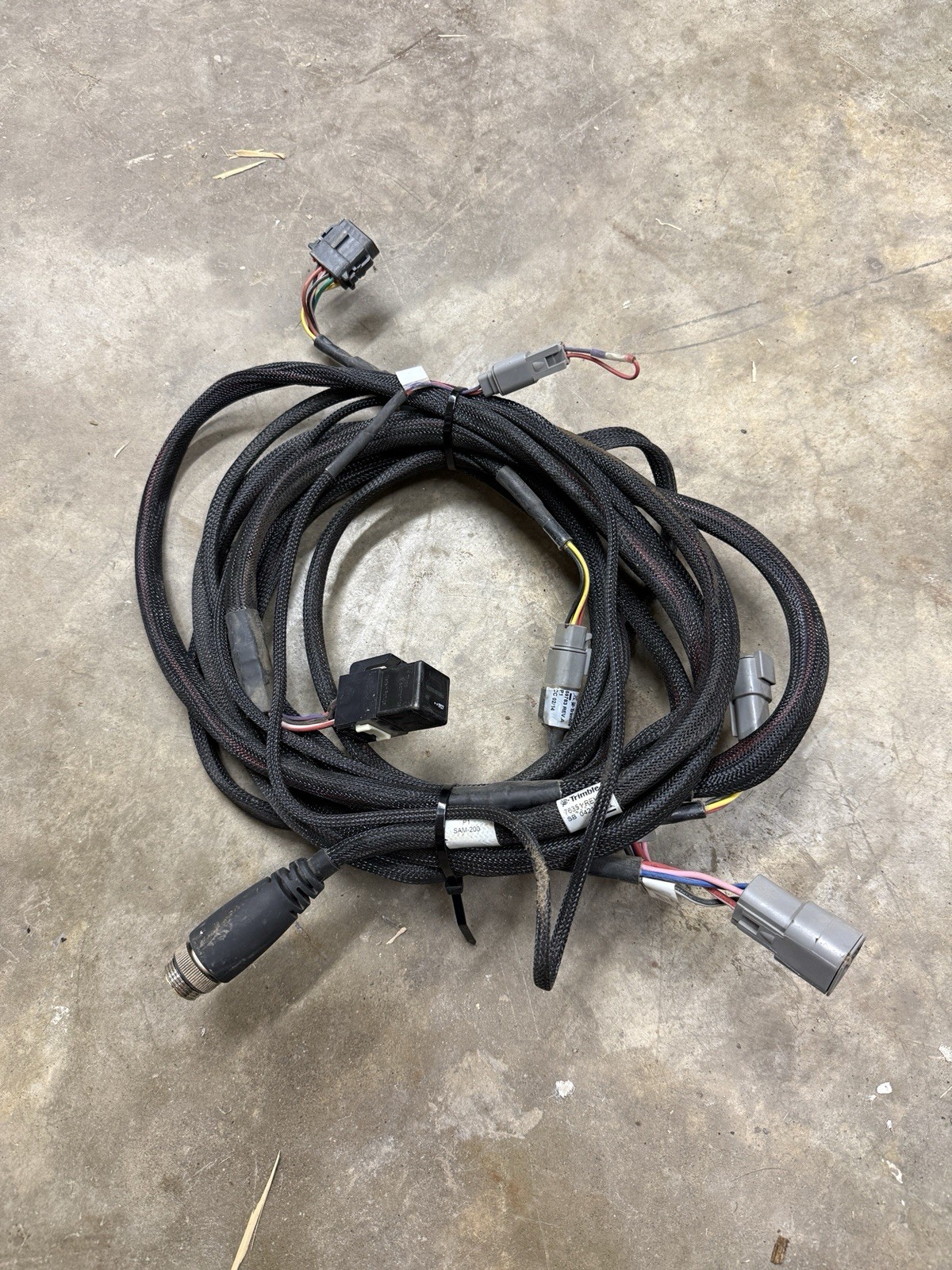 Pre-owned Trimble Cable Assy, IMD 600 - SAM 200 To CAN = PWR P/N 76351