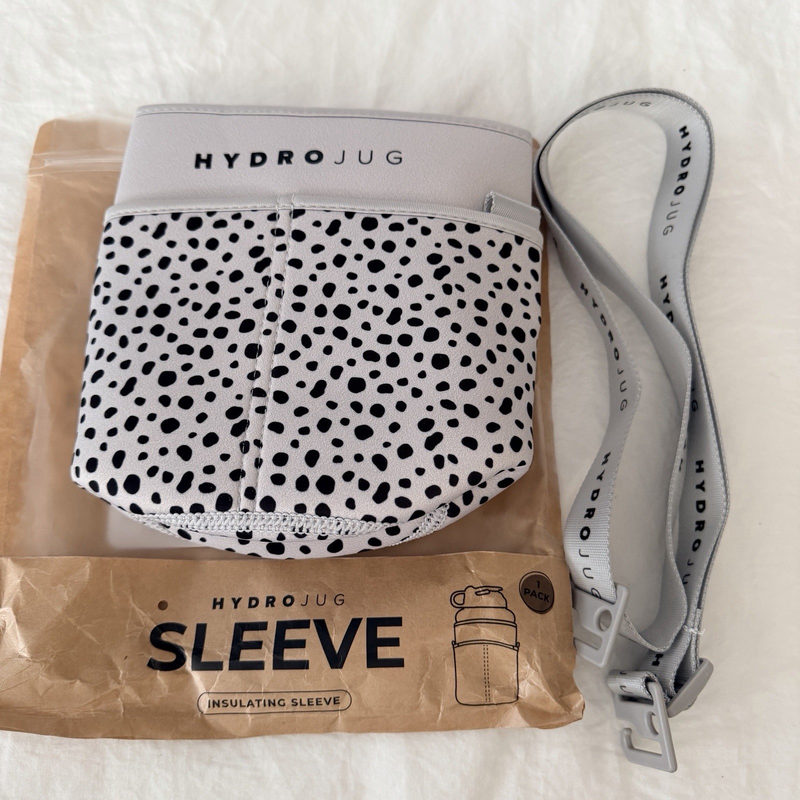 HydroJug Insulating Sleeve Black Leopard Print with Strap HydroJug Insulating Sleeve Black Leopard Print with Strap