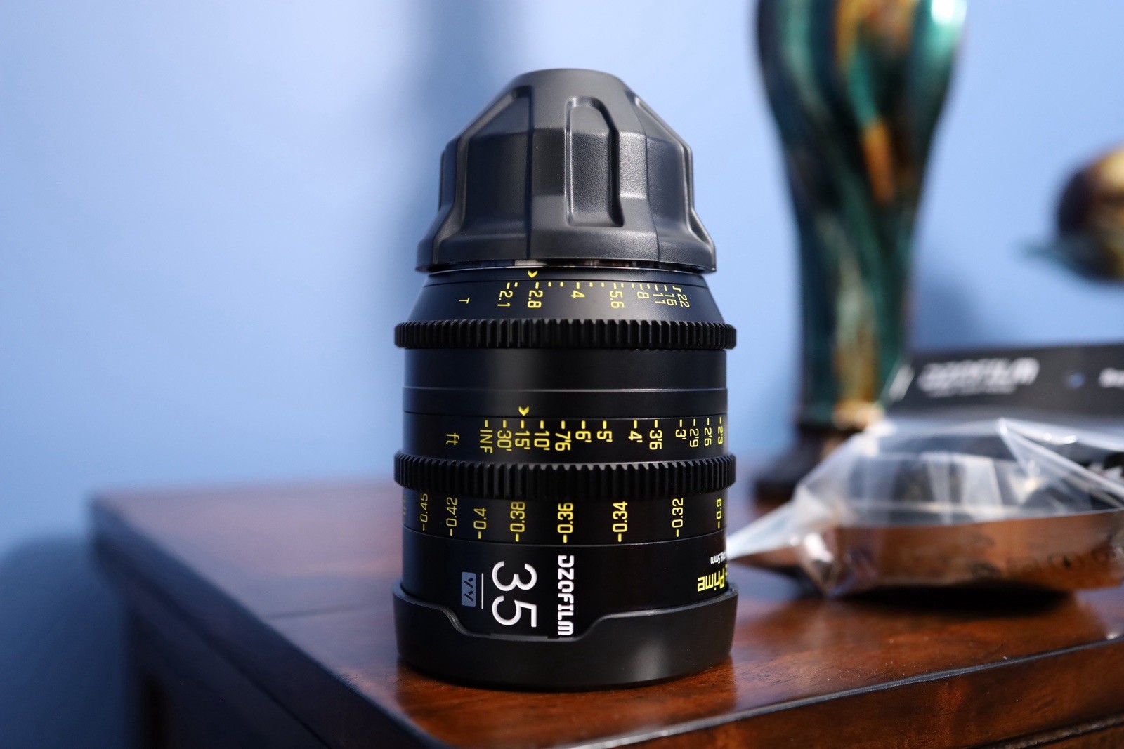 DZOFilm VESPID 35mm T2.1 Lens (PL & EF Mounts)