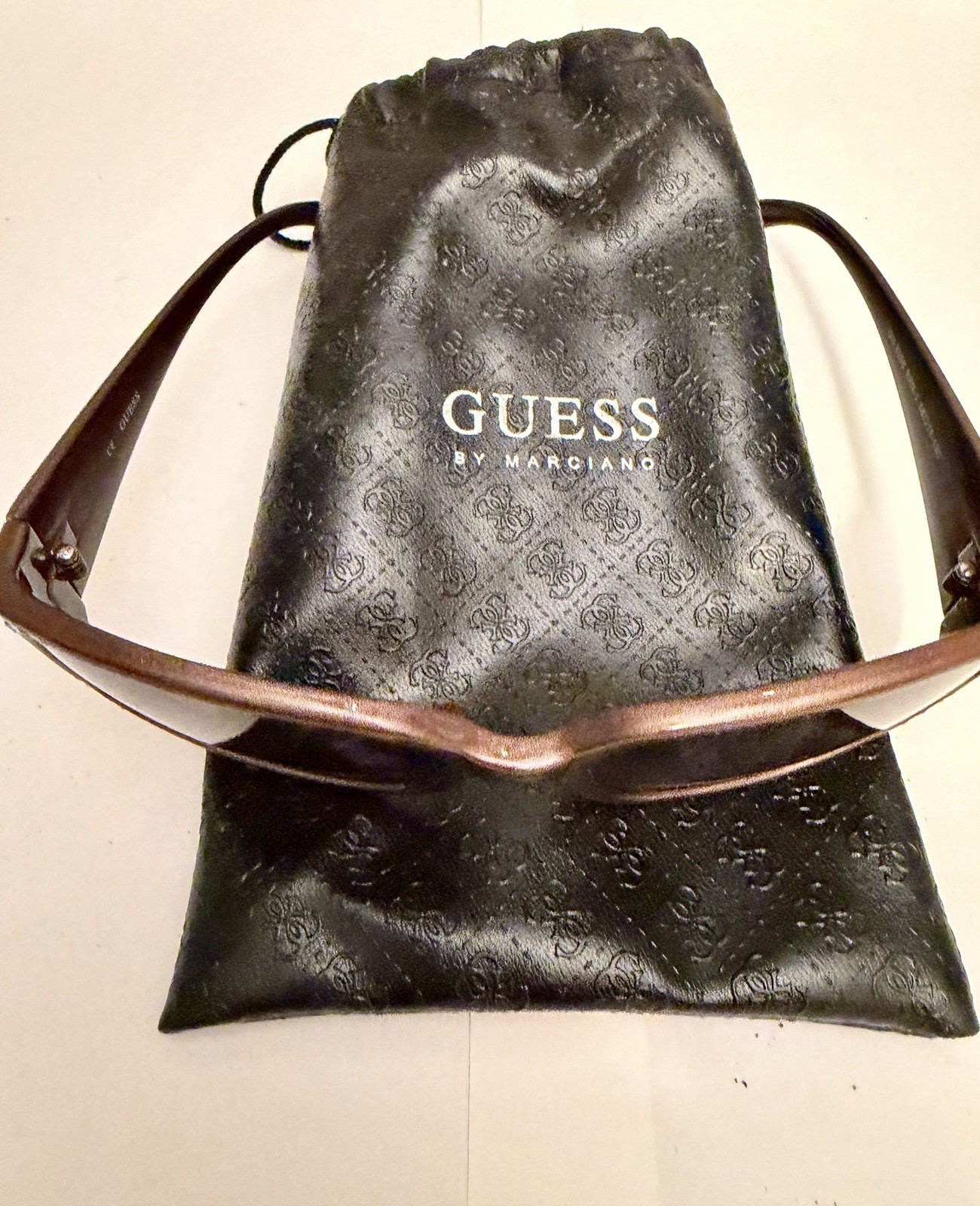 Guess GU6268 BRN-1 Vintage Sunglasses With Bag Good Guess GU6268 BRN-1 Vintage Sunglasses With Bag Good