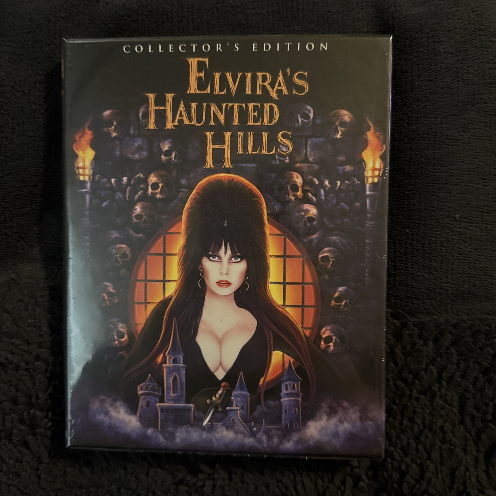 Elvira’s Haunted Hills Blu-ray COLLECTOR\'S EDITION W/Slipcover Halloween Horror