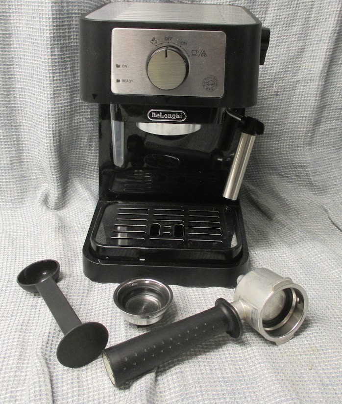 DeLonghi Stilosa EC260BK Espresso & Cappuccino Maker | Works Great