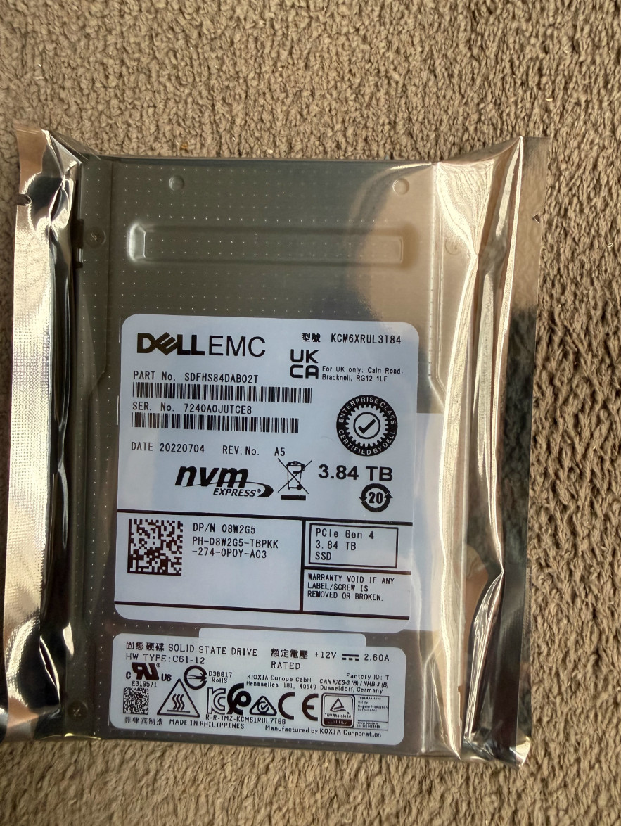 New 08W2G5 8W2G5 3.84TB SSD CM6 DELL U.3 NVMe Gen4 KCM6XRUL3T84 PCIe DELL Drive