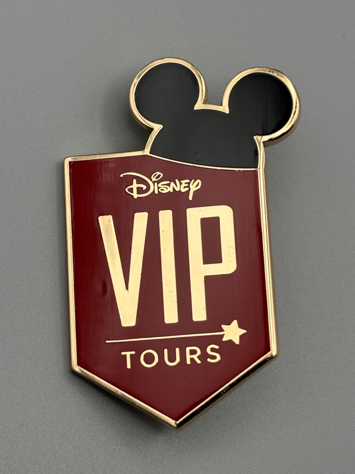 DISNEY TRADING PIN * MICKEY MOUSE EARS * DISNEY VIP TOURS
