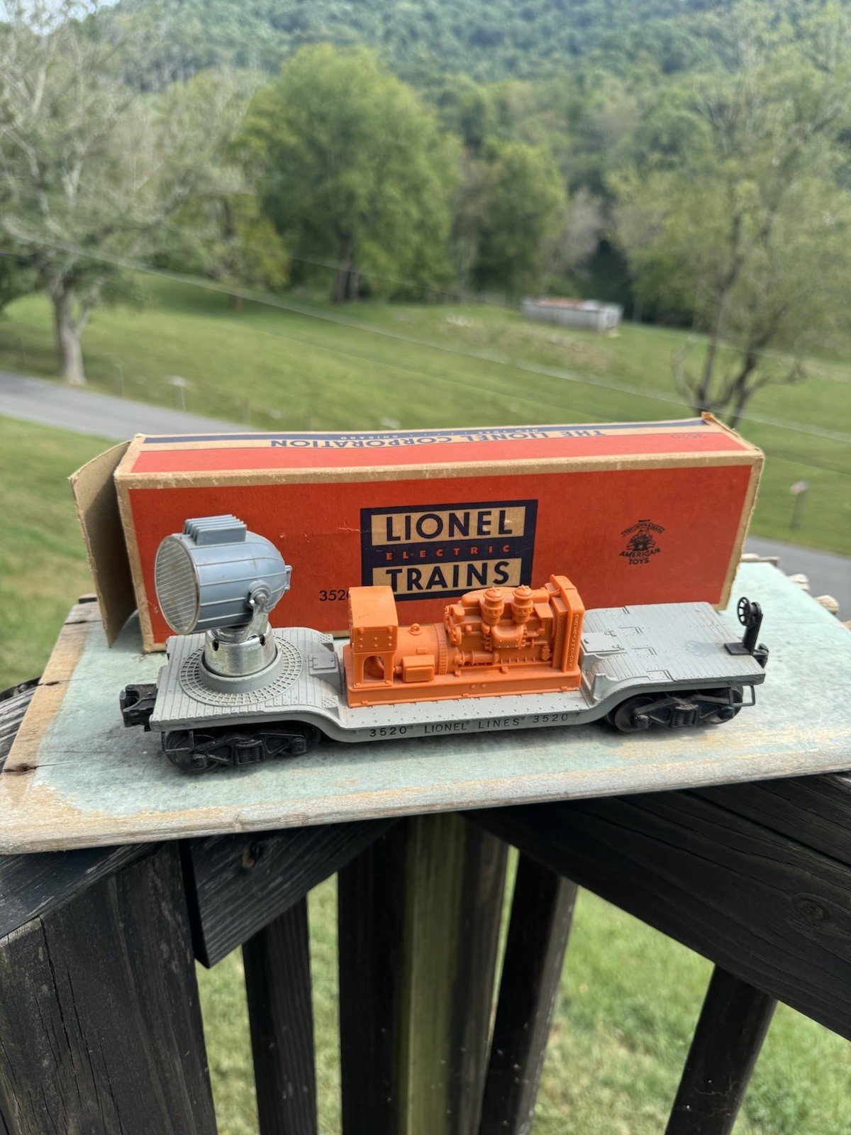 Lionel 3520 Operating Searchlight Car Postwar O Gauge w/ Original Box Untested