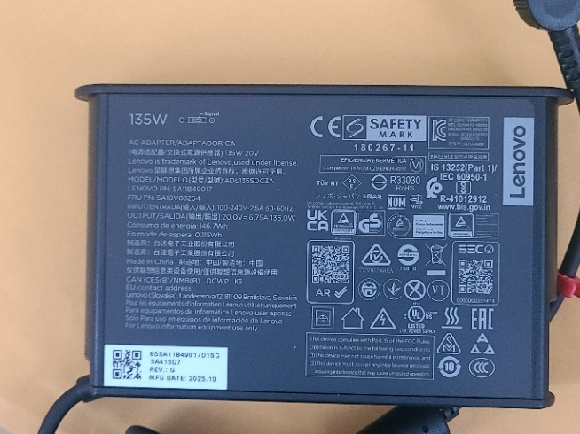 Original Lenovo 135W ADL135SDC3A Yellow Tip AC Adapter for Lenovo.  RevG 2025-10