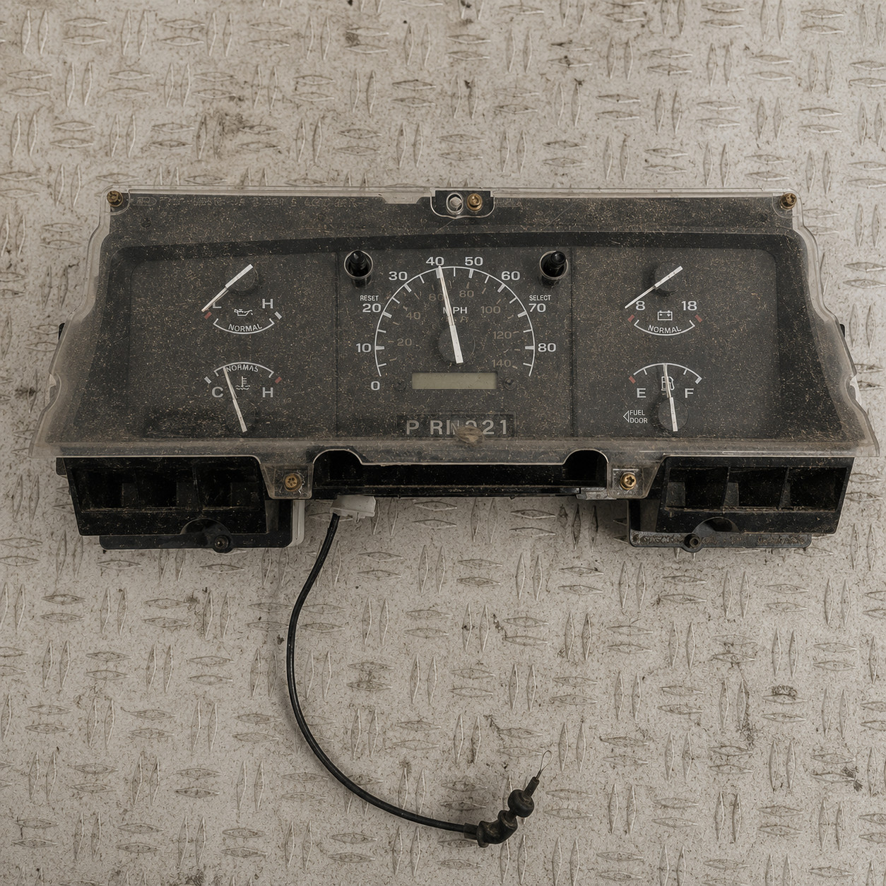 1996-1997 Ford F-250 F-350 F-450 Speedometer Gauge Cluster W/O Tachometer OEM