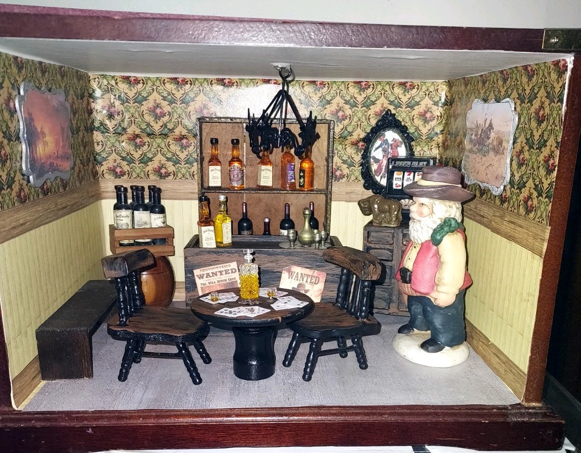 Dollhouse Saloon Western Roombox
