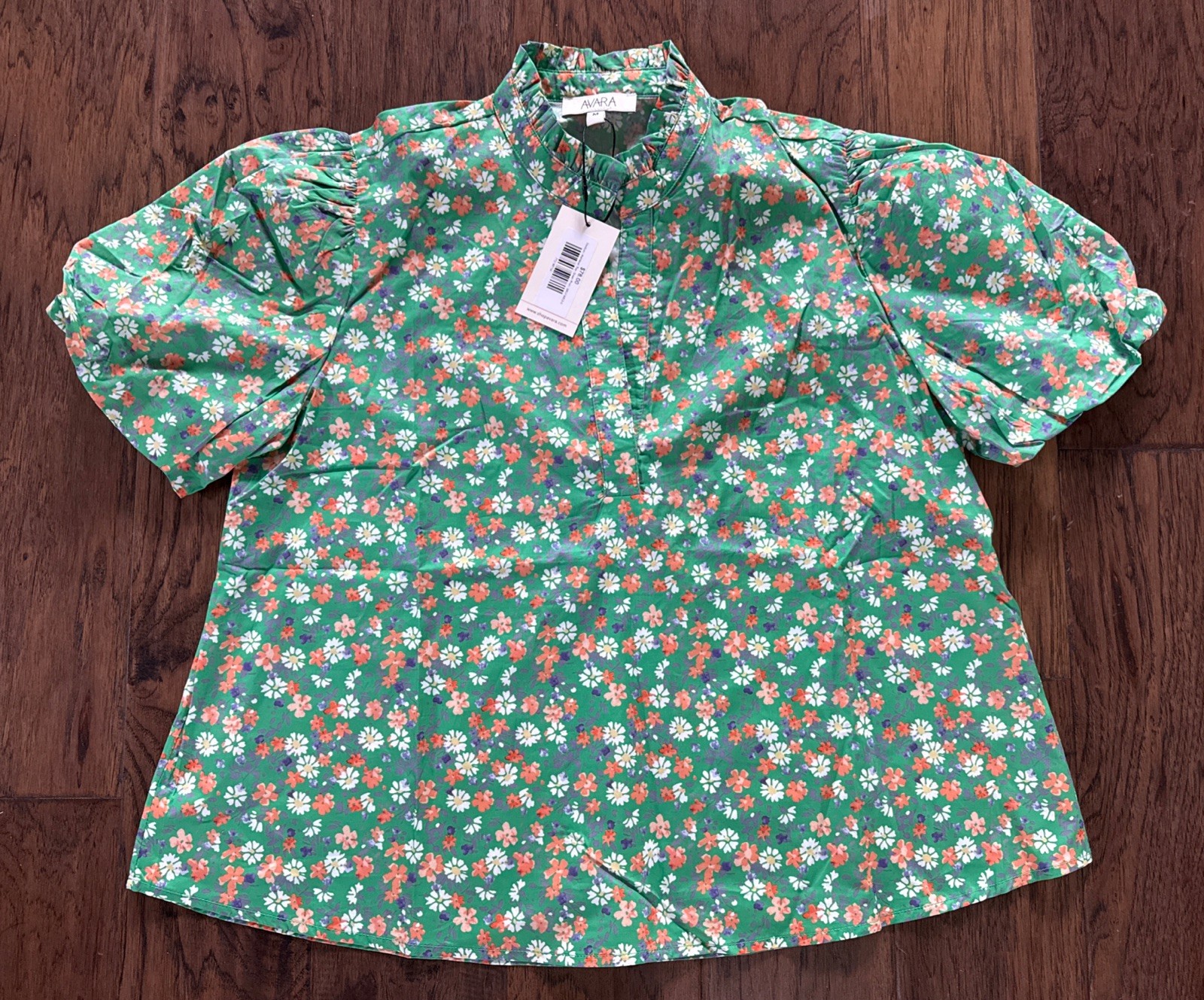 NWT AVARA Green Floral Short Puff Sleeve Blouse Top Size Medium MSRP $78. NWT AVARA Green Floral Short Puff Sleeve Blouse Top Size Medium MSRP $78.