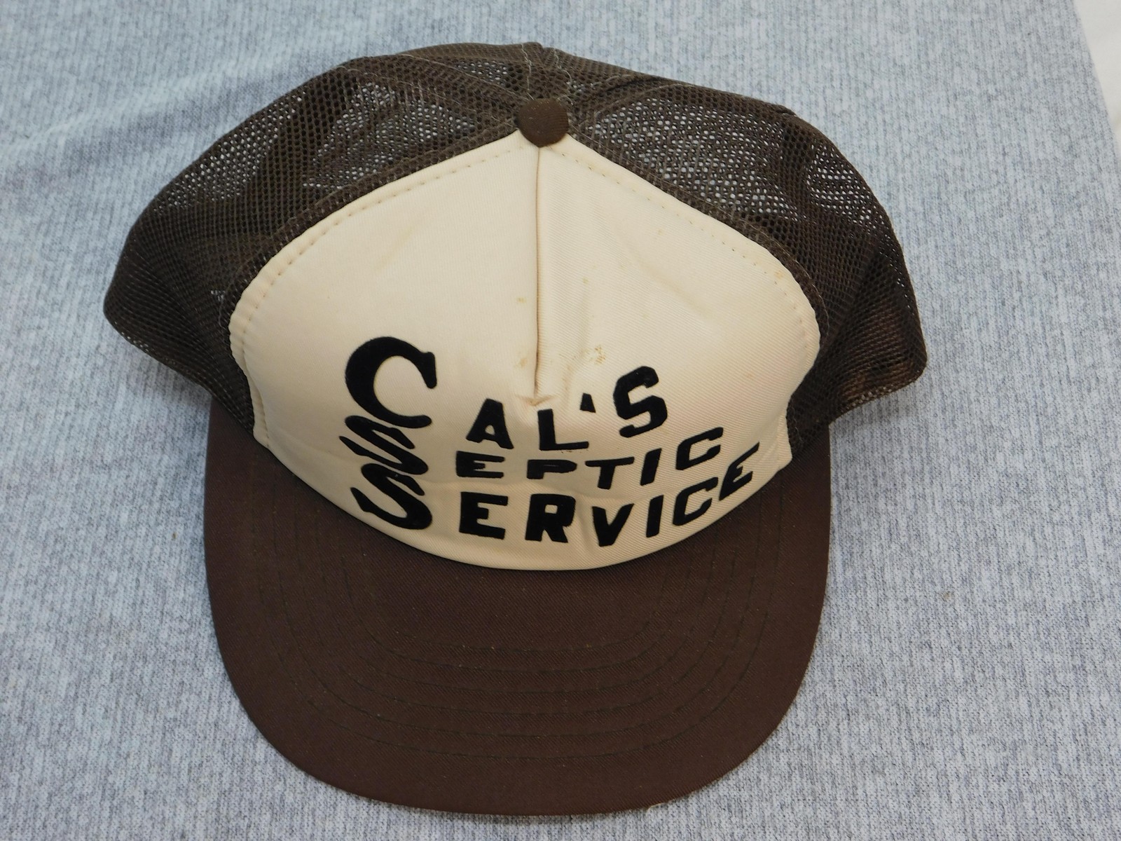 VINTAGE Cal\'s Septic Service Hat Cap Snap Back Mesh Trucker Advertising Mens 80s