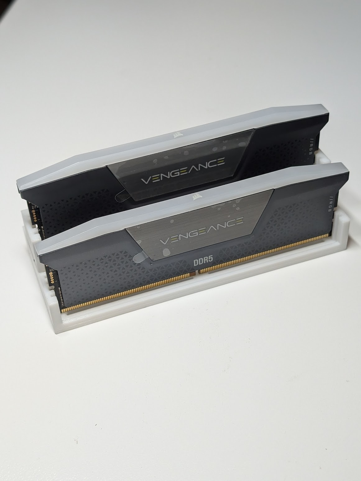 Corsair Vengeance RGB 32GB 2x16GB DDR5 6000 CL36 Intel XMP Black