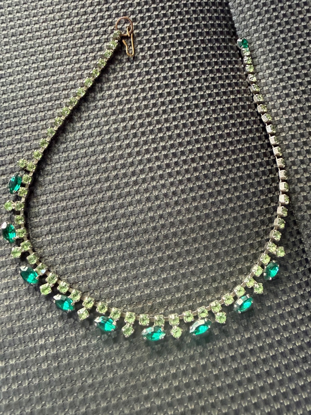 Vintage Emerald Peridot Green Foil Back Rhinestone Necklace Czech Style
