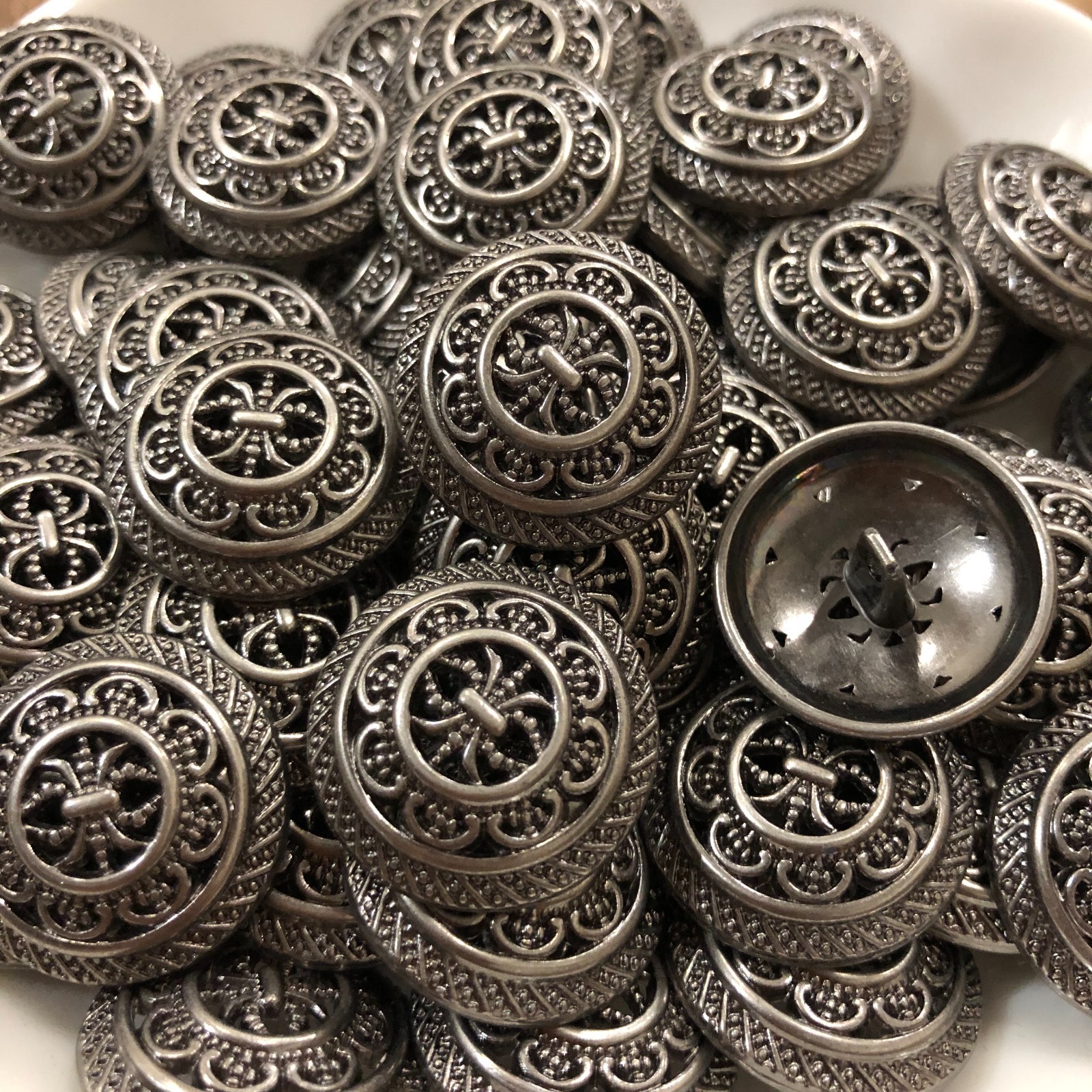 10PC Vintage Antique Silver Renaissance Shank Filigree Metal Buttons 18mm 11/16 10PC Vintage Antique Silver Renaissance Shank Filigree Metal Buttons 18mm 11/16