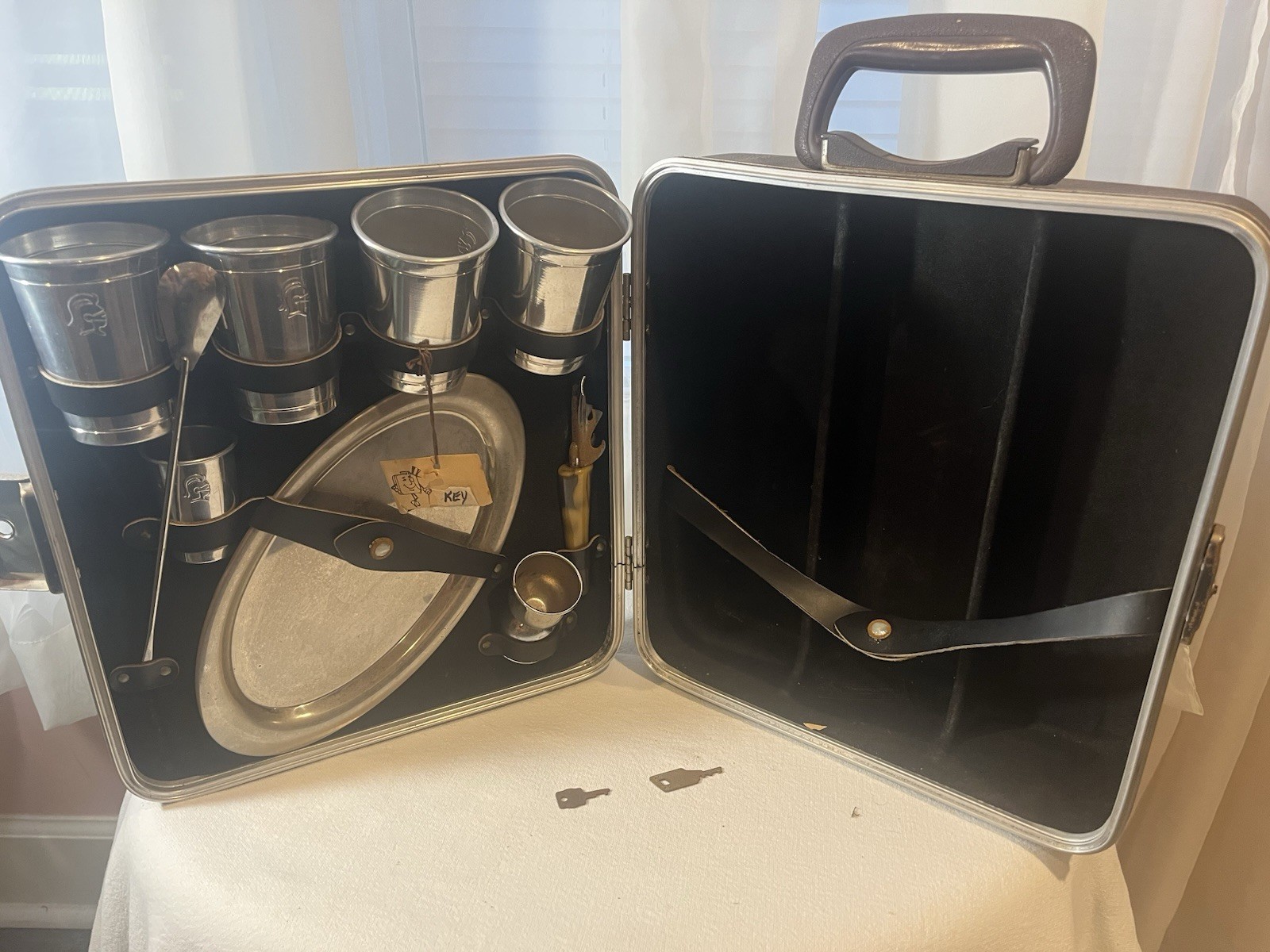 Executair 707 Vintage Cocktail Kit w Carrying Case Tray Shot Glass & Picks