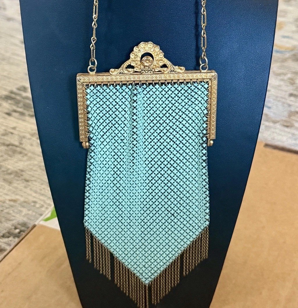 1920s Mandalian Gold Filigreed Frame Chain Enamel Teal Flapper Mesh Purse w/ Box 1920s Mandalian Gold Filigreed Frame Chain Enamel Teal Flapper Mesh Purse w/ Box
