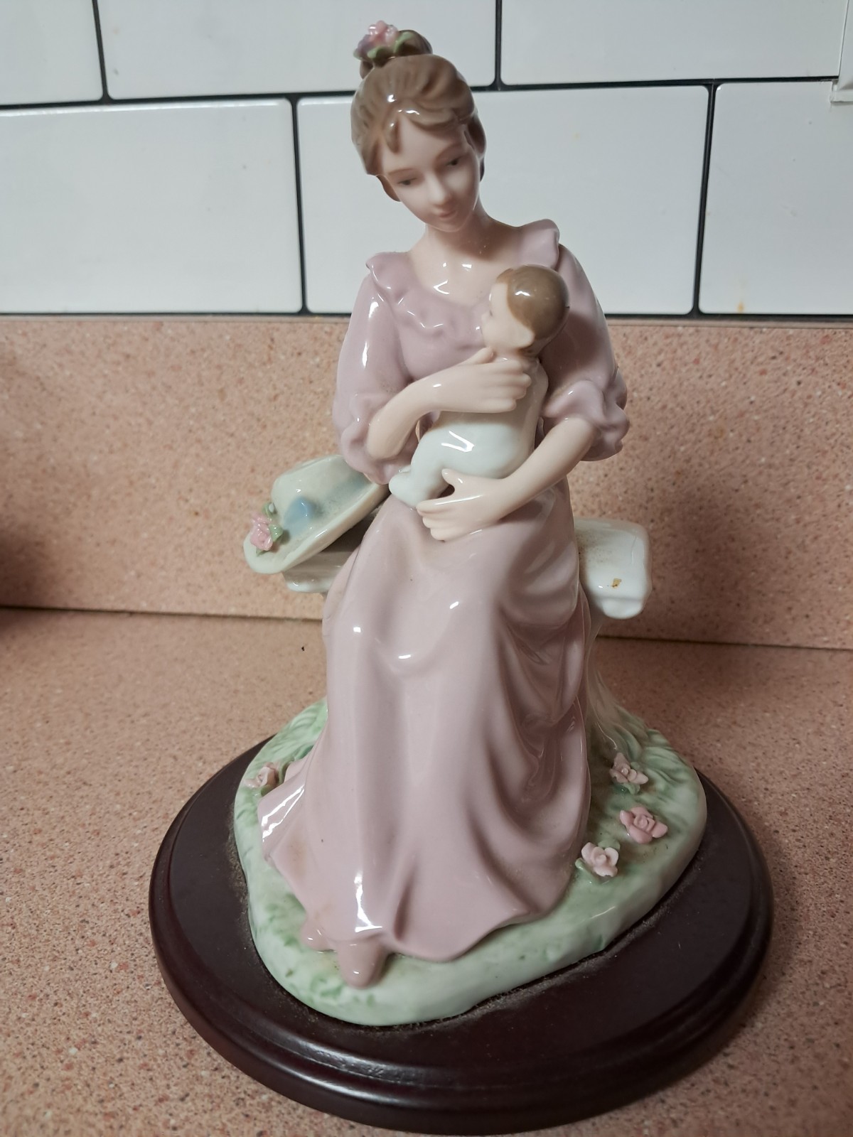 2003 Avon Moments & Memories Mother/Child Fig. Source Of Fine Collectable VTG 2003 Avon Moments & Memories Mother/Child Fig. Source Of Fine Collectable VTG