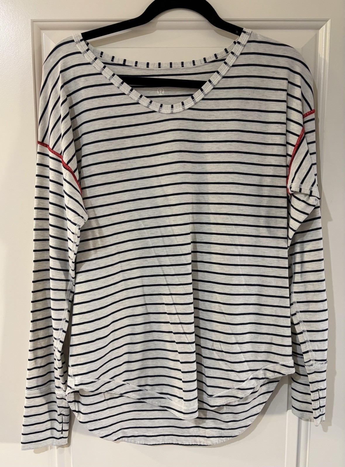 Lululemon Weekend Shirt Sz 10 Long Sleeve Top Gray Navy Stripe Thumbholes Womens