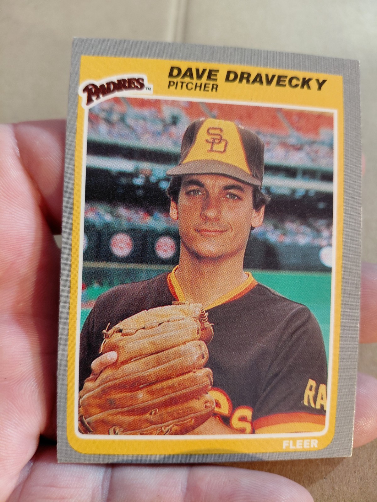 1985 Fleer #30 Dave Dravecky San Diego Padres Nmmt 1985 Fleer #30 Dave Dravecky San Diego Padres Nmmt