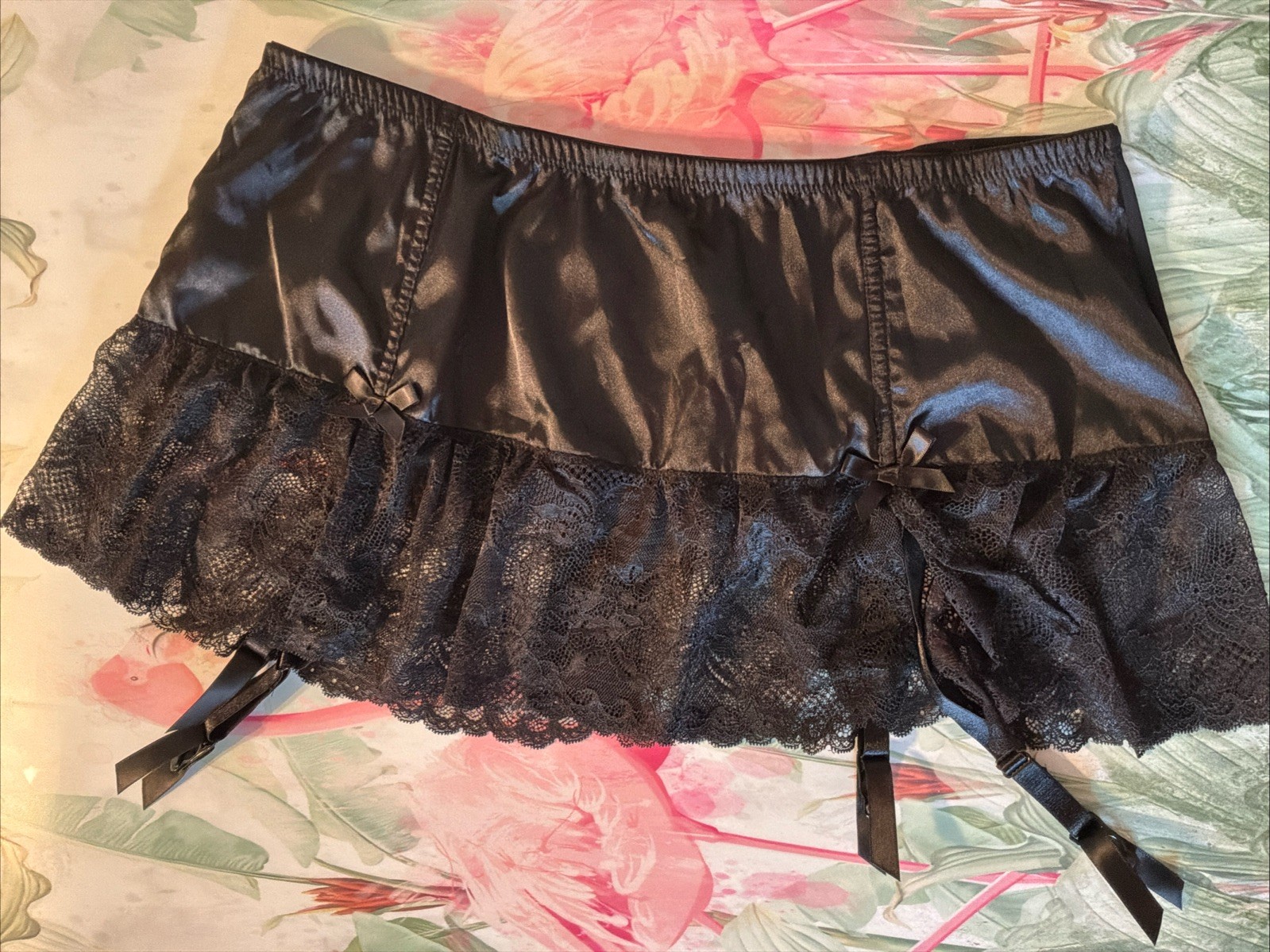 NEW Cacique Lane Bryant BLACK SATIN & LACE & BOWS Skirted Garter Belt 18/20 2X
