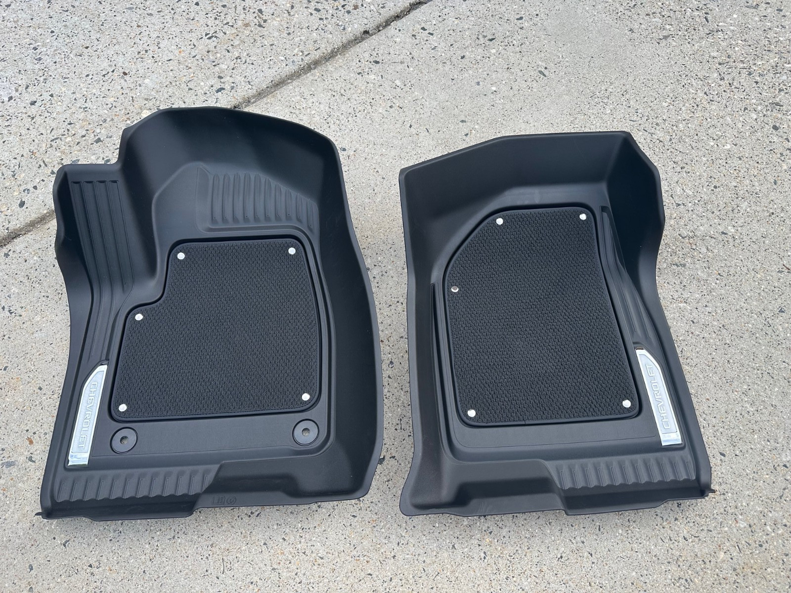 2019-2026 Chevrolet Silverado Front FACTORY Floor Liners 84982184 BLACK OEM GM