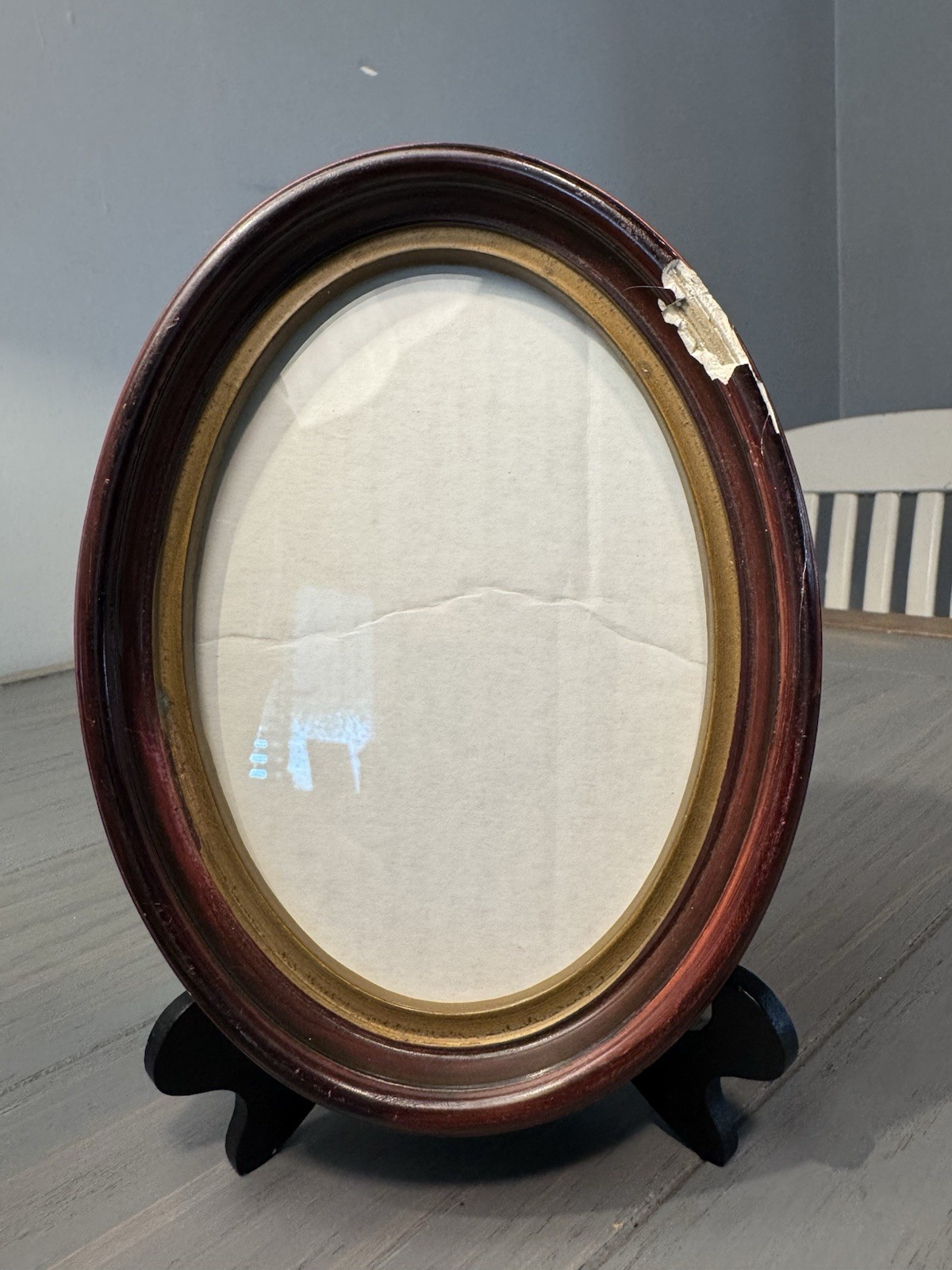 Vintage Oval Wooden Picture Frame Mahogany Tone Easel Back Gold Liner