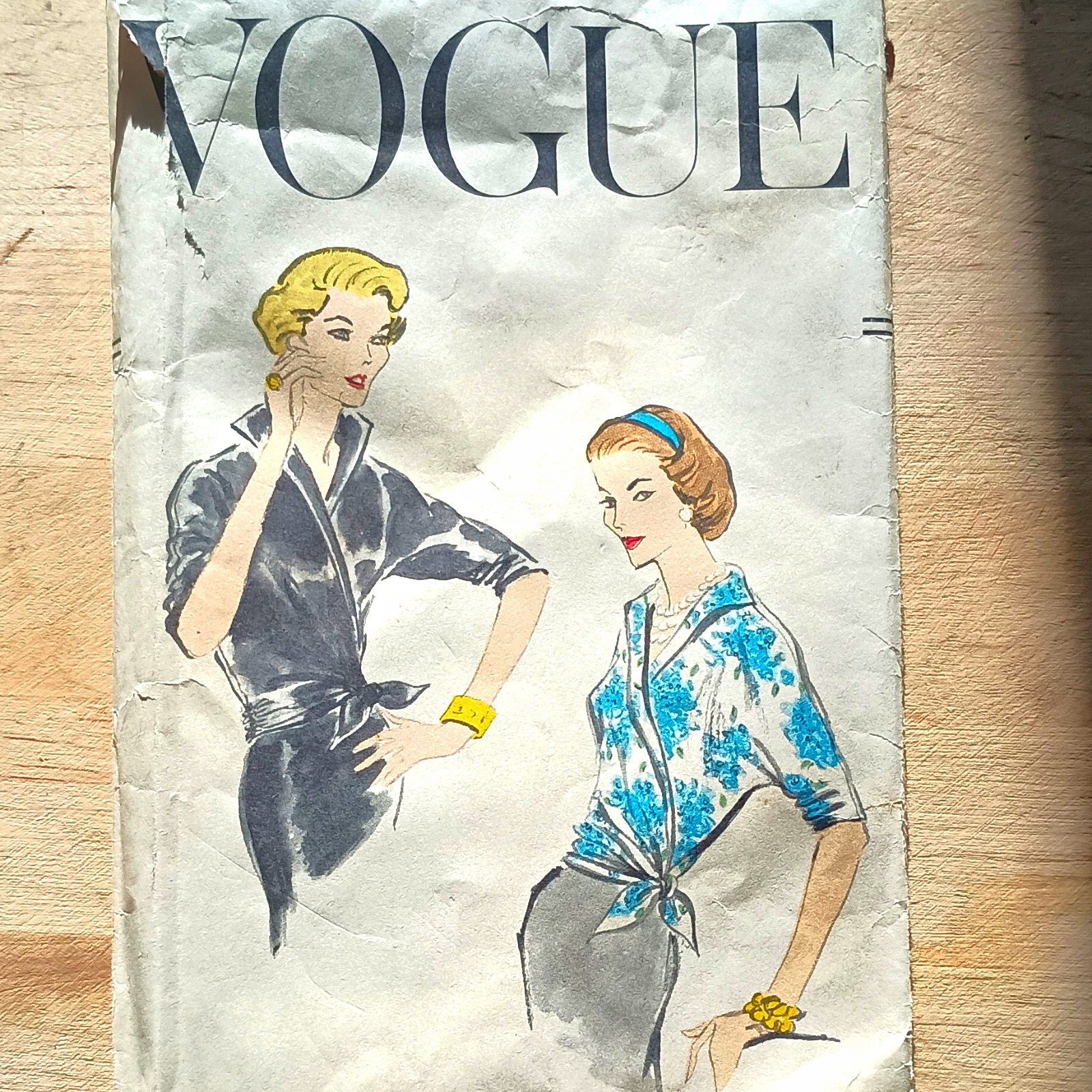 Vogue Patterns 9074 Women’s Misses Blouse Sewing Pattern Size 16 Bust 36 Vintage Vogue Patterns 9074 Women’s Misses Blouse Sewing Pattern Size 16 Bust 36 Vintage