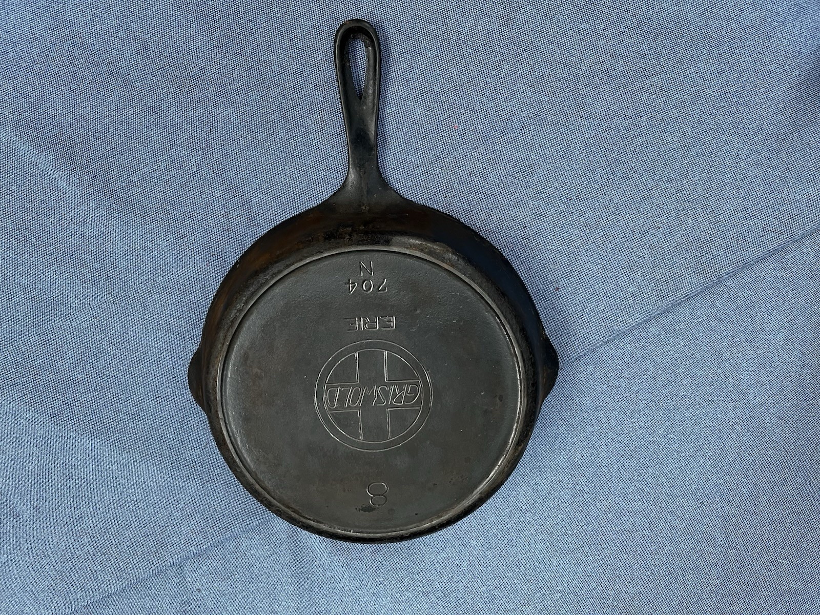 GRISWOLD 704 No8 SKILLET SLANT LOGO