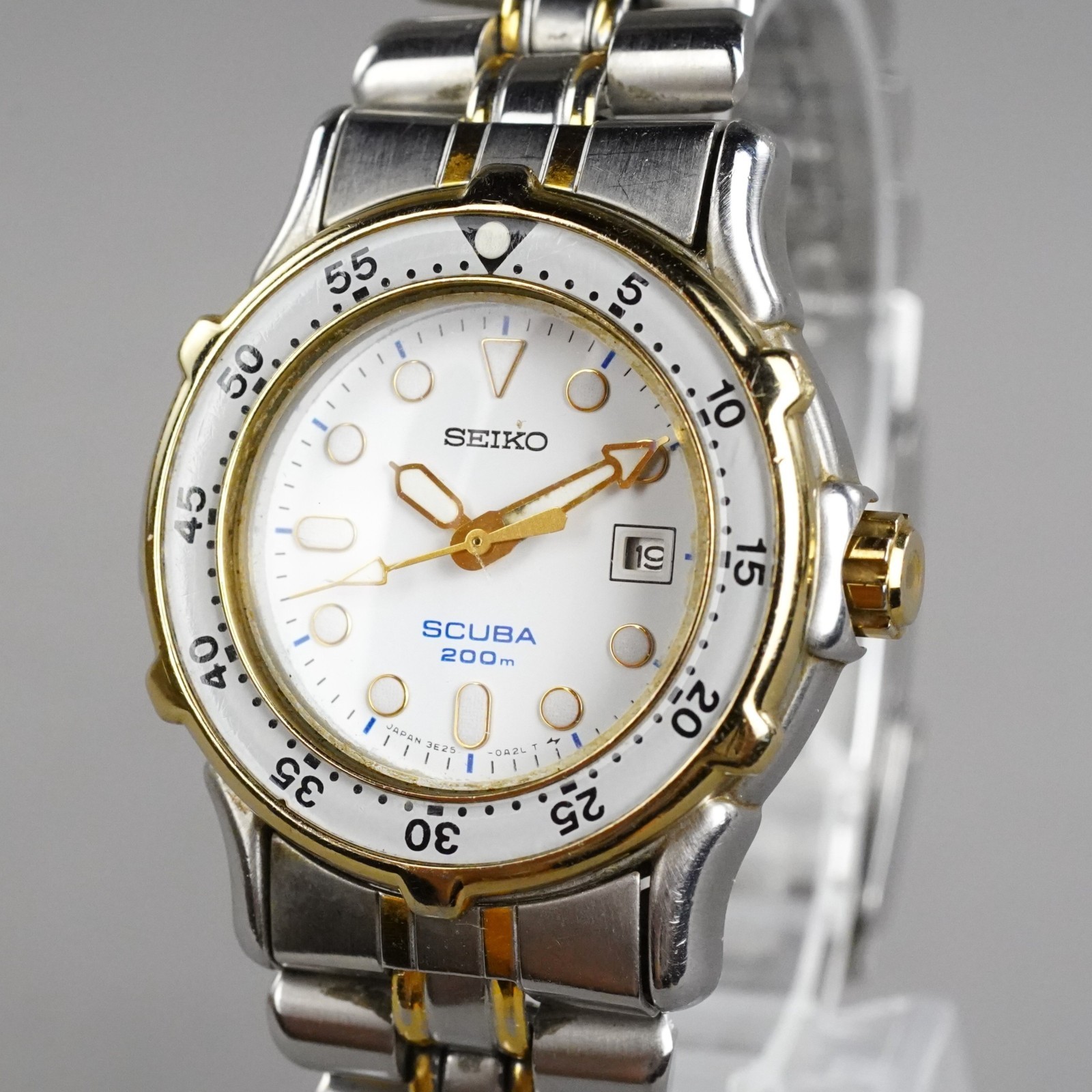SEIKO 1998 Vintage Diver SCUBA 200m 3E25-0A30 Women's Watch 33mm New Battery SEIKO 1998 Vintage Diver SCUBA 200m 3E25-0A30 Women's Watch 33mm New Battery
