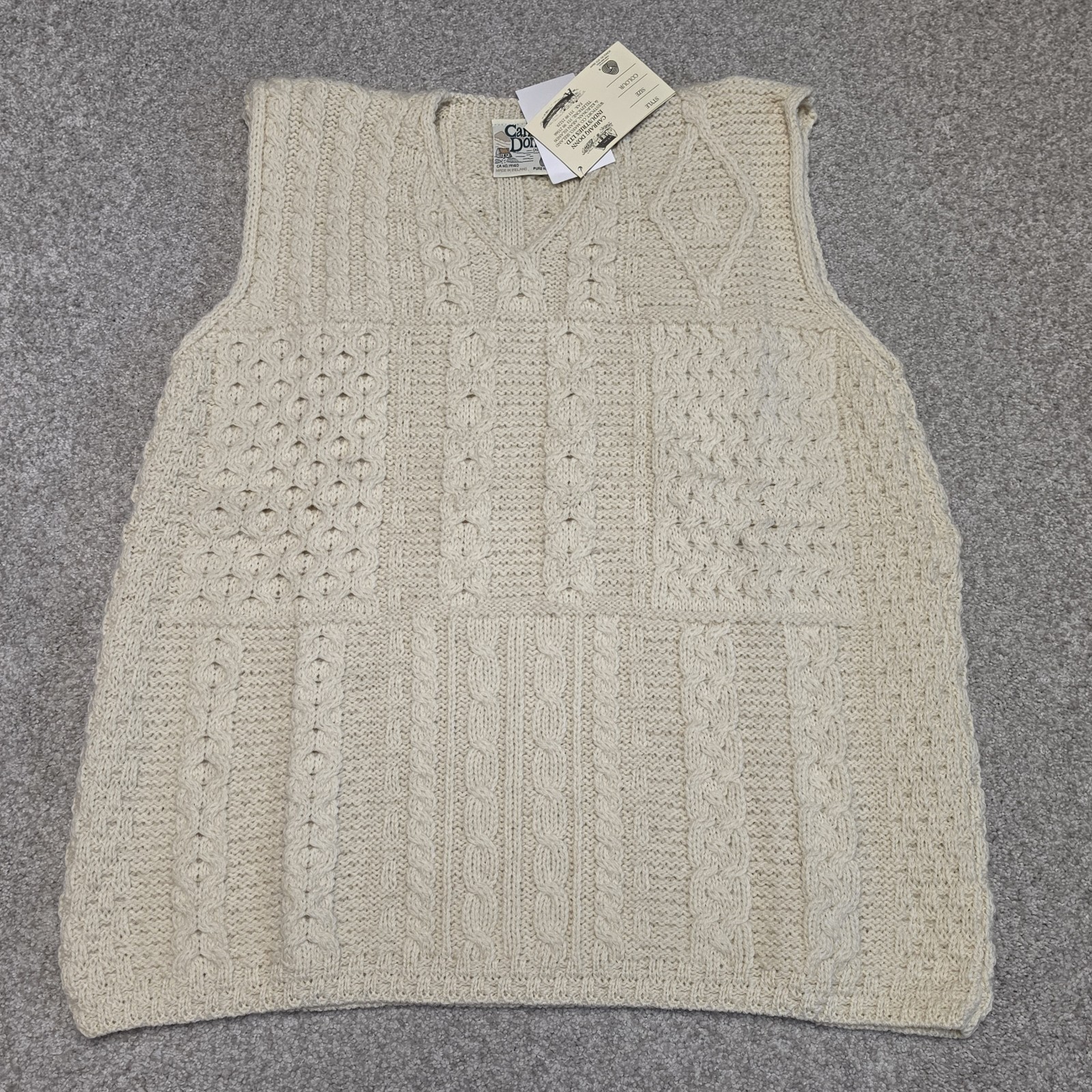 Vintage Carraig Donn Womens Aran Cable Knit Wool Sweater Vest Ireland Deadstock