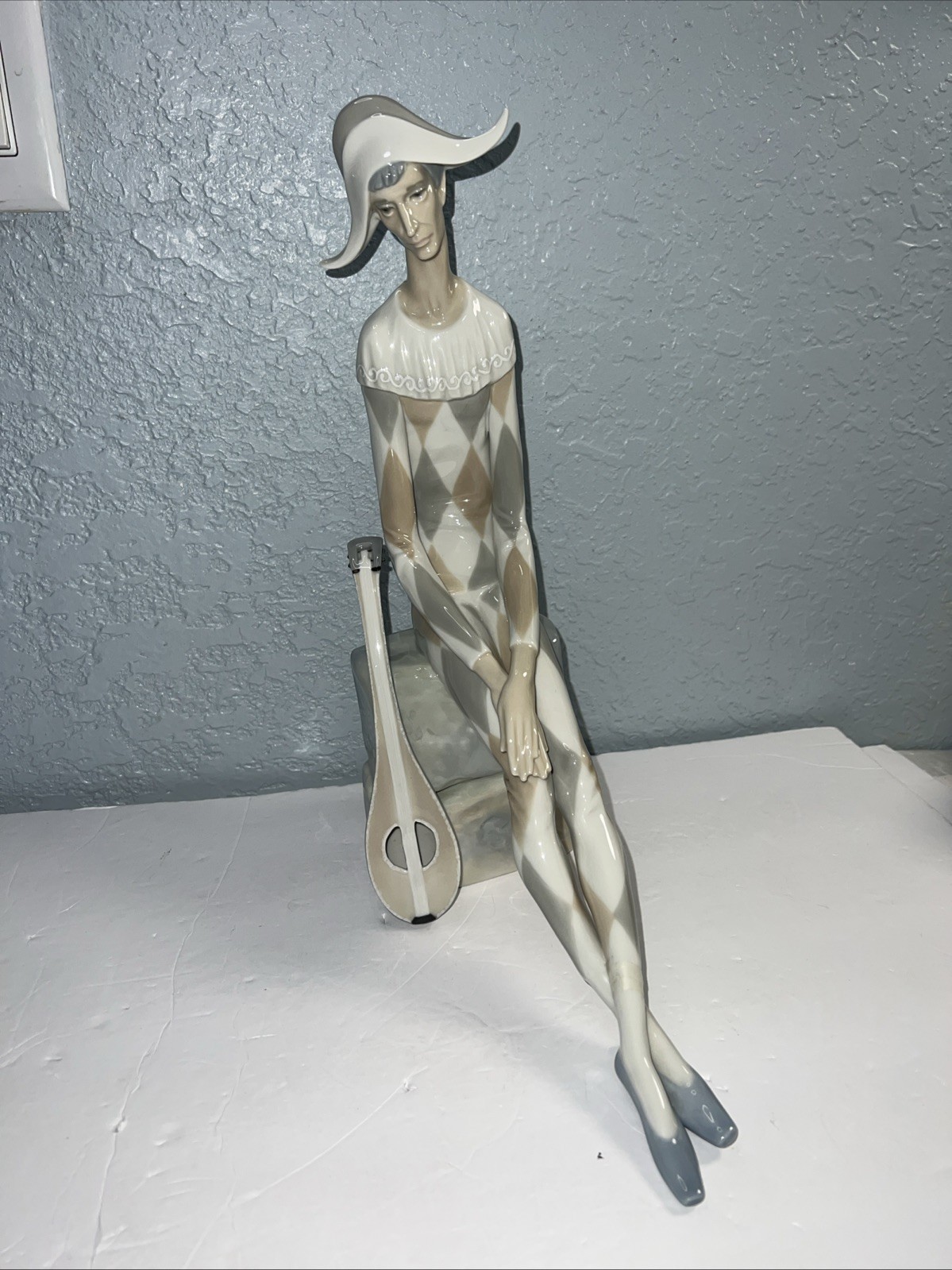 Vintage Lladro NAO 4558 Sad Harlequin Porcelain Figure-see Description Vintage Lladro NAO 4558 Sad Harlequin Porcelain Figure-see Description
