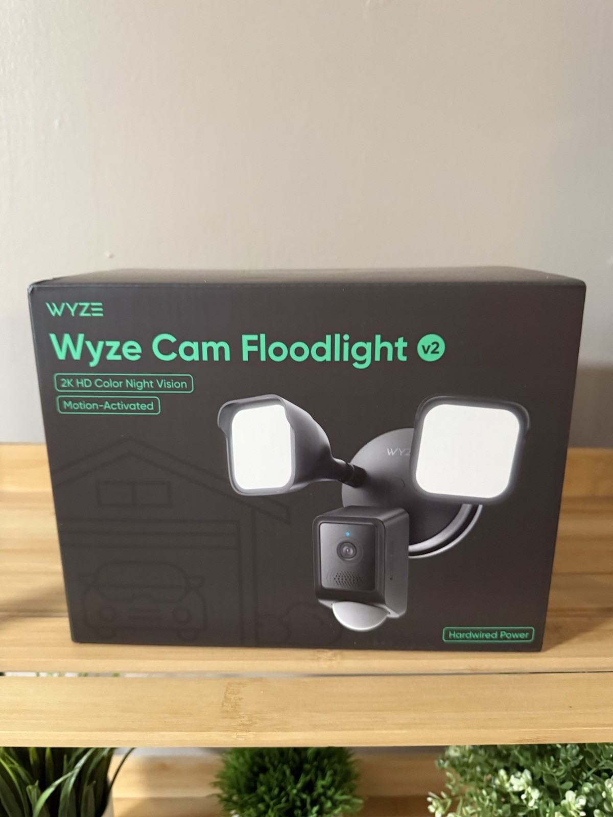 Wyze Cam Floodlight V2 - New in Box Wyze Cam Floodlight V2 - New in Box