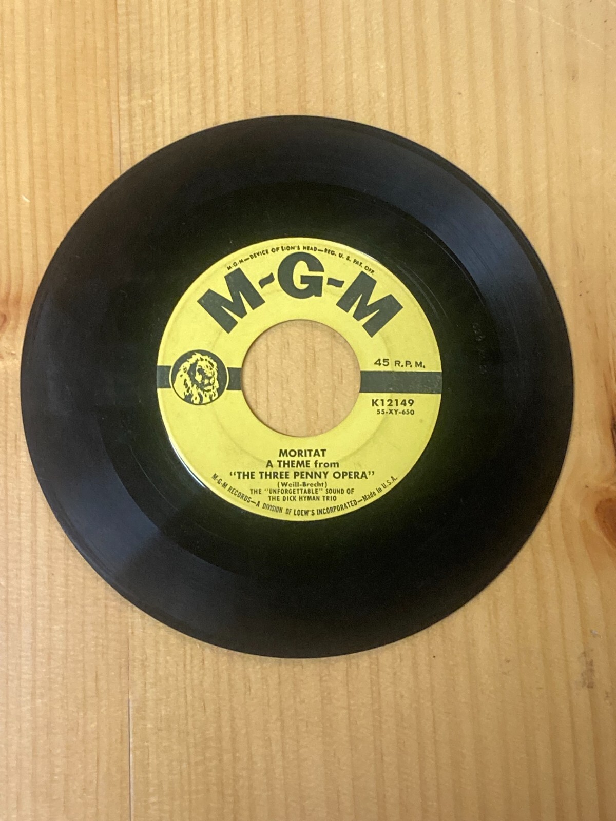 MORITAT THE THREE PENNY OPERA / BAUBLES BANGLES & BEADS MGM 45 VINYL RECORD MORITAT THE THREE PENNY OPERA / BAUBLES BANGLES & BEADS MGM 45 VINYL RECORD