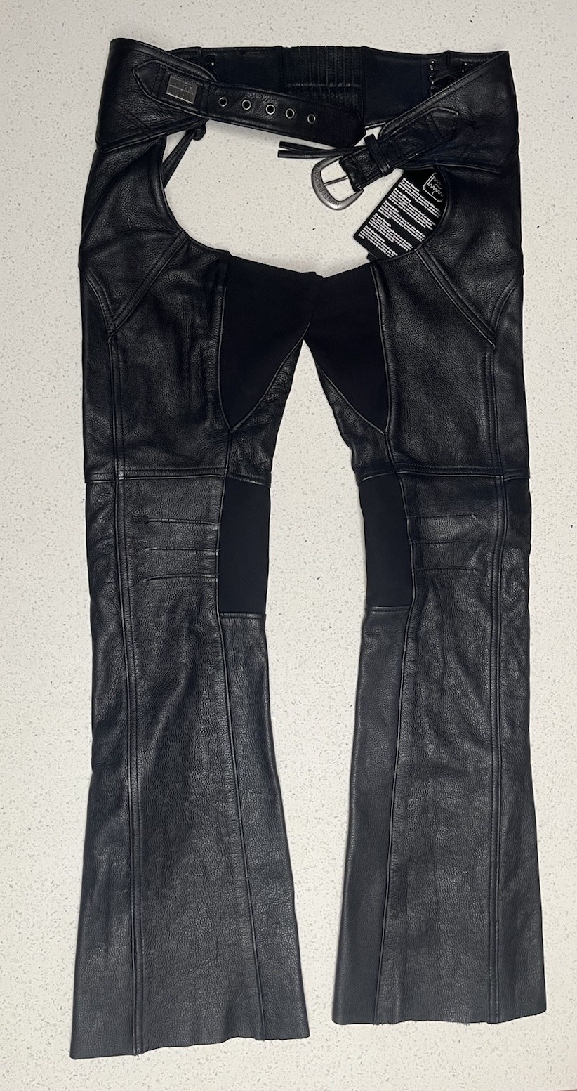 NWT GENUINE HARLEY DAVIDSON 98046-19VW S WOMEN\'S DELUXE II BLACK LEATHER CHAPS NWT GENUINE HARLEY DAVIDSON 98046-19VW S WOMEN\'S DELUXE II BLACK LEATHER CHAPS