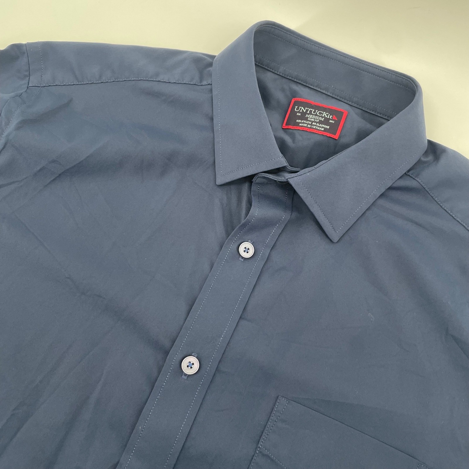 UNTUCKit Gironde SS Shirt Mens Medium Navy Blue Slim Fit Stretch Button Up