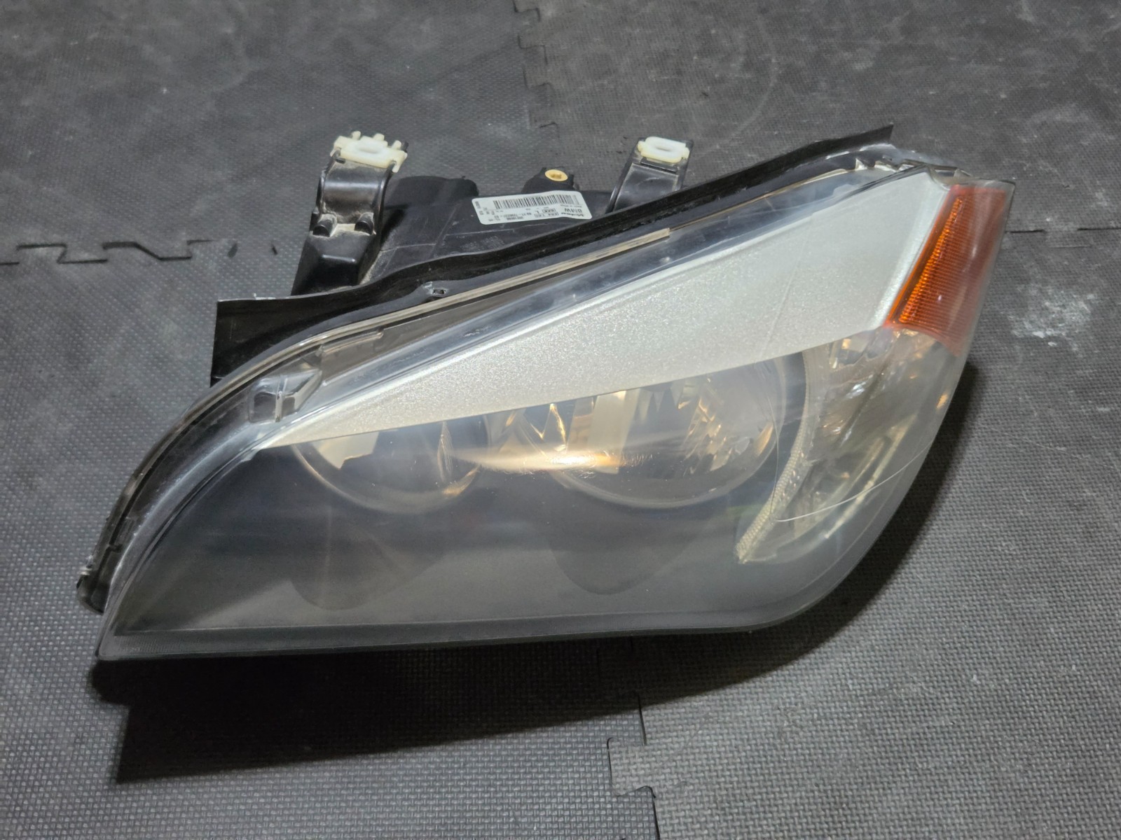 2013-2015 BMW X1 (E84) LEFT DRIVER HALOGEN HEADLIGHT LIGHT LAMP
