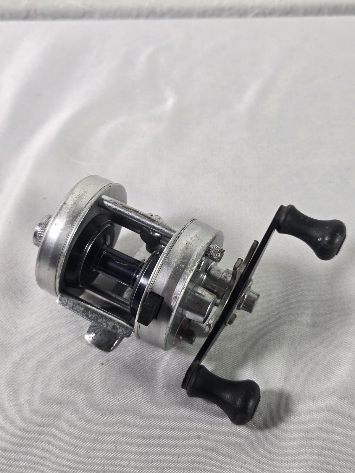 Vtg Ambassadeur 2500 C 1976 Baitcast Reel Abu Sweden