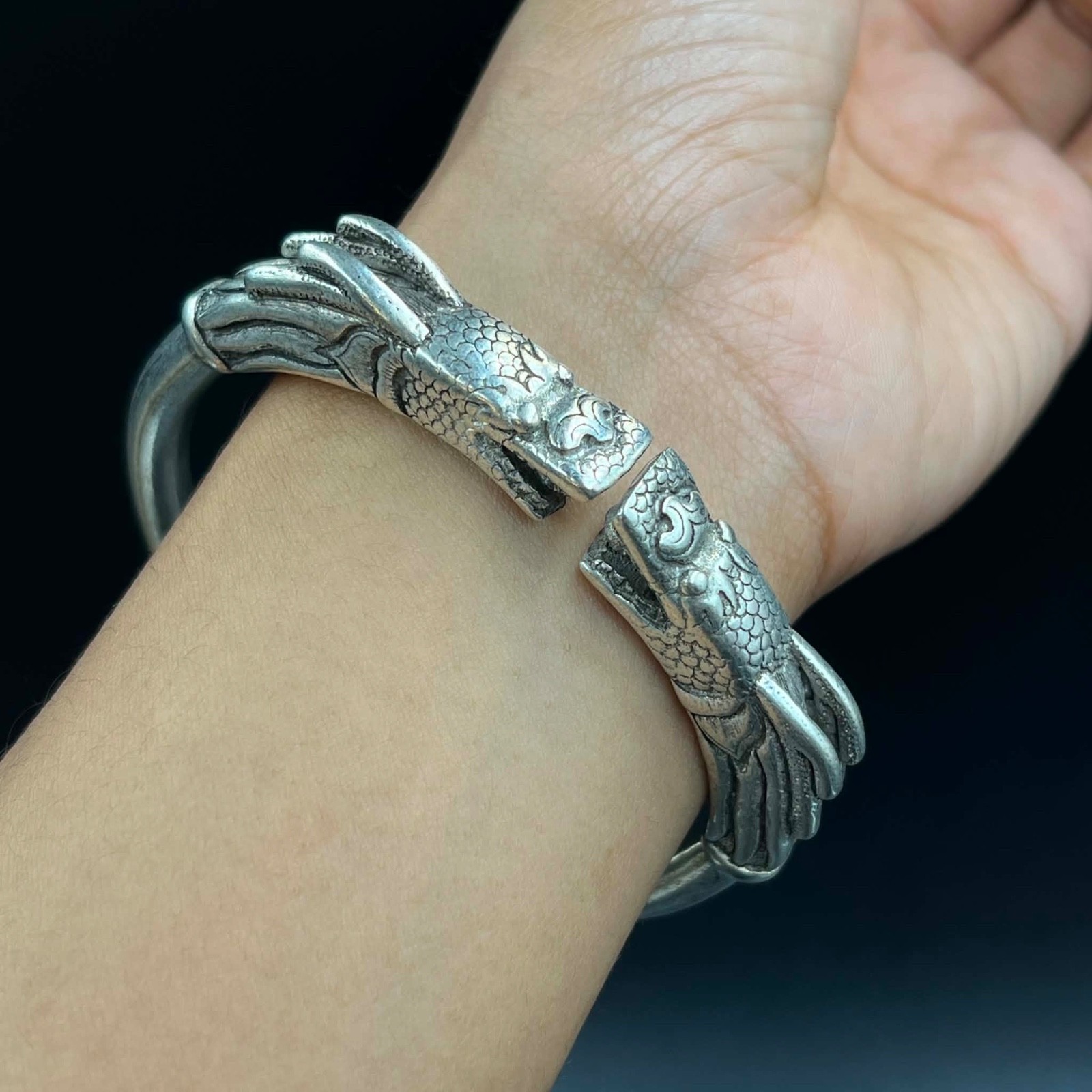 Antique Tibetan unique Dragon Heads Carved Silver Bracelet