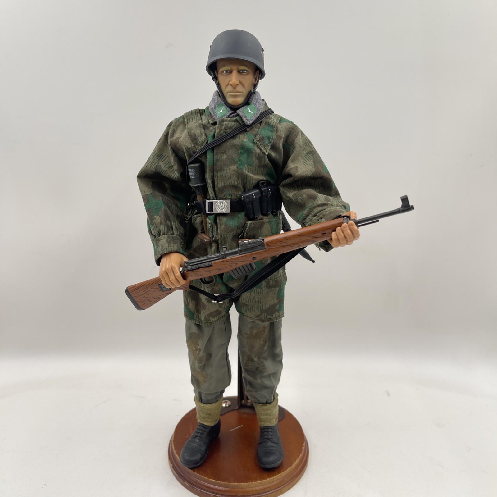 1/6 Dragon 21st Century Toys Gi Joe Figure German Paratroop WW2. 