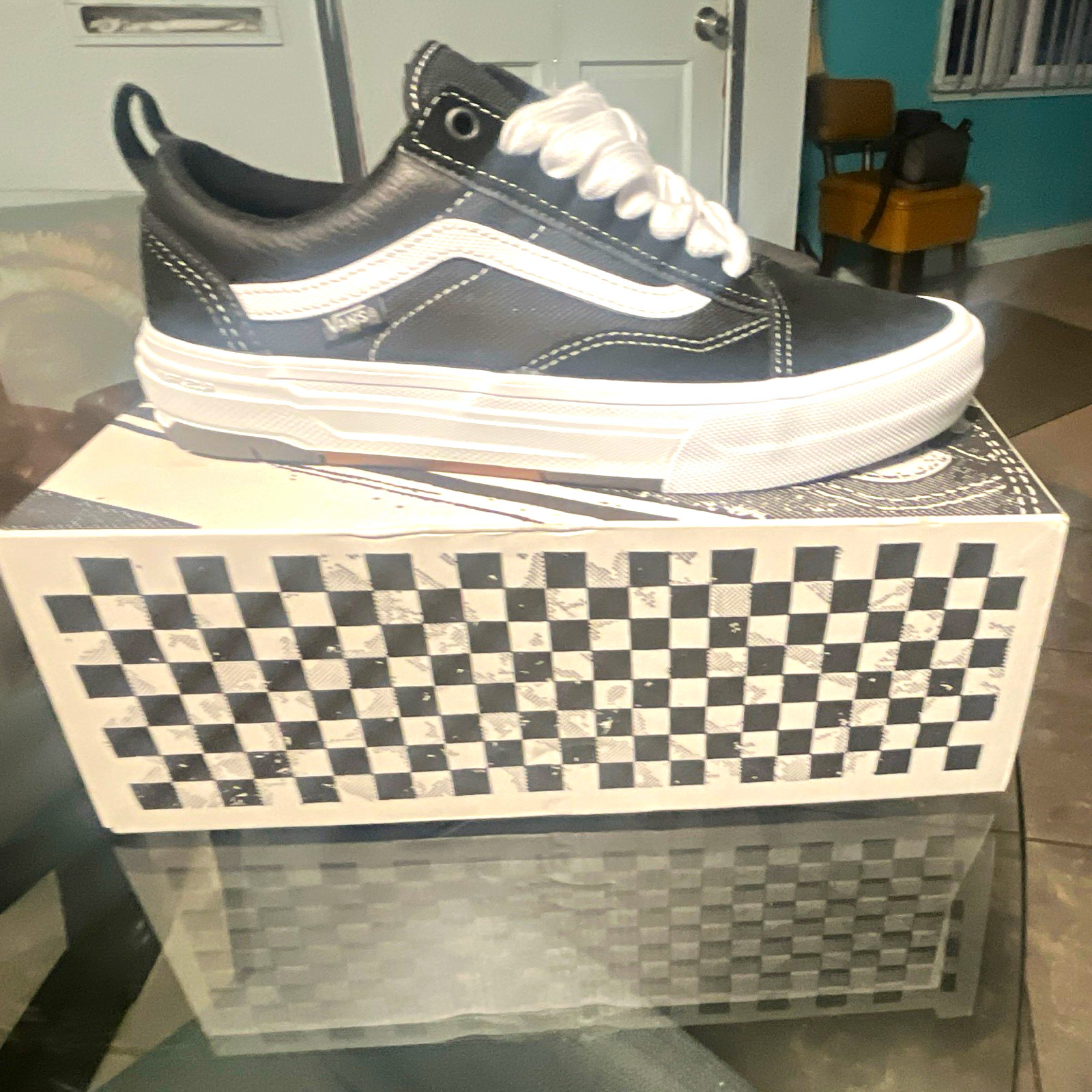 VANS Skate Old Skool Men\'s Black/White Low Top Lace-Up Skate Sneakers VANS Skate Old Skool Men\'s Black/White Low Top Lace-Up Skate Sneakers